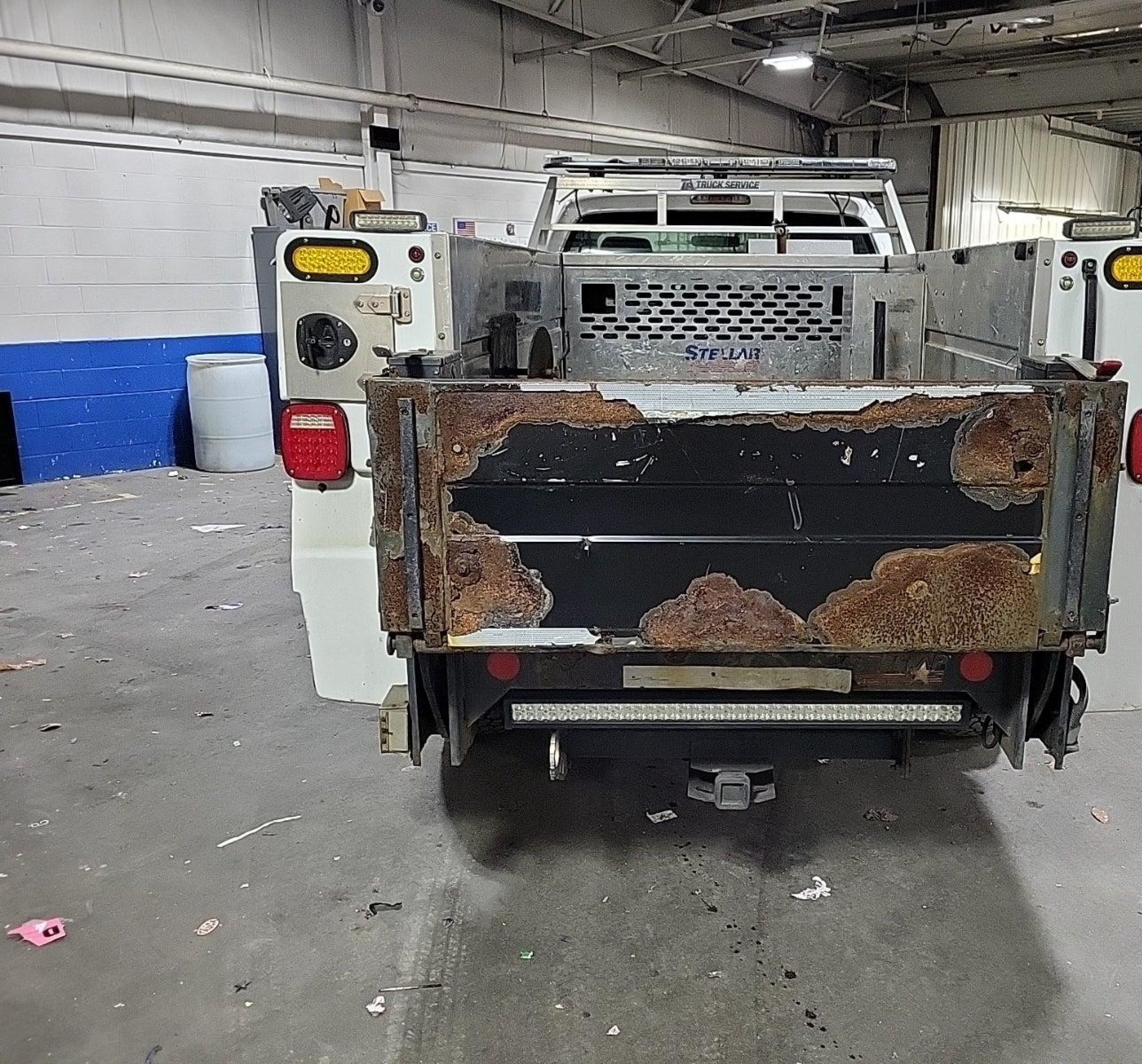 2011 Ford F-350 Chassis Xl vin: 1FDBF3F65BEC36293