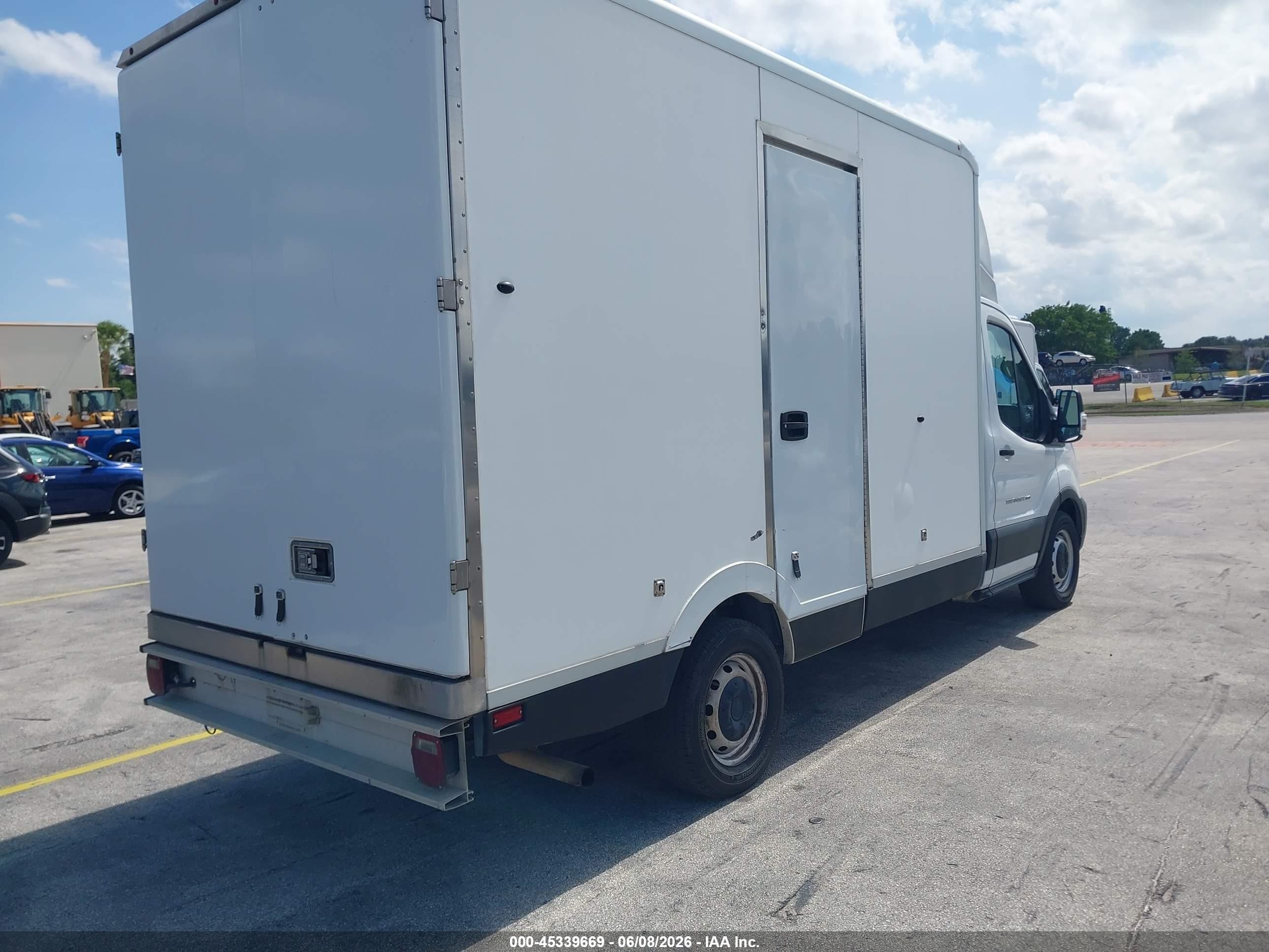 2022 Ford Transit-350 Cab   White vin: 1FDBW5Z83NKA20229