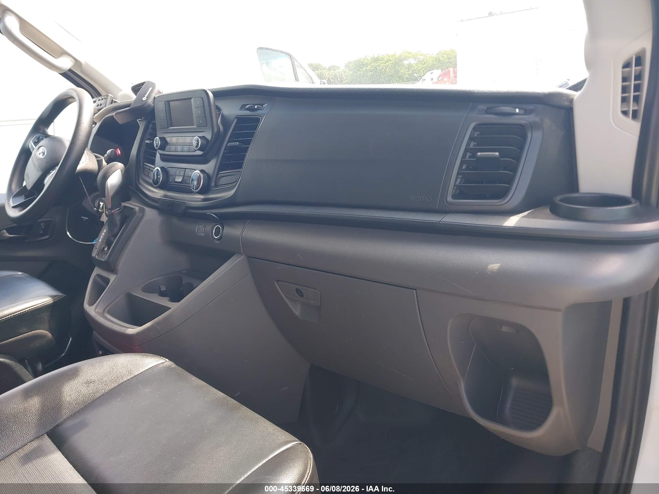 2022 Ford Transit-350 Cab   White vin: 1FDBW5Z83NKA20229