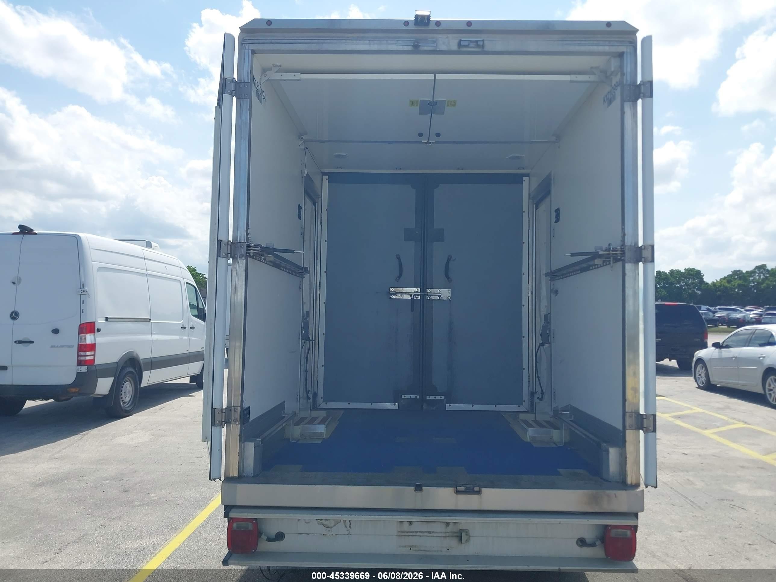 2022 Ford Transit-350 Cab   White vin: 1FDBW5Z83NKA20229