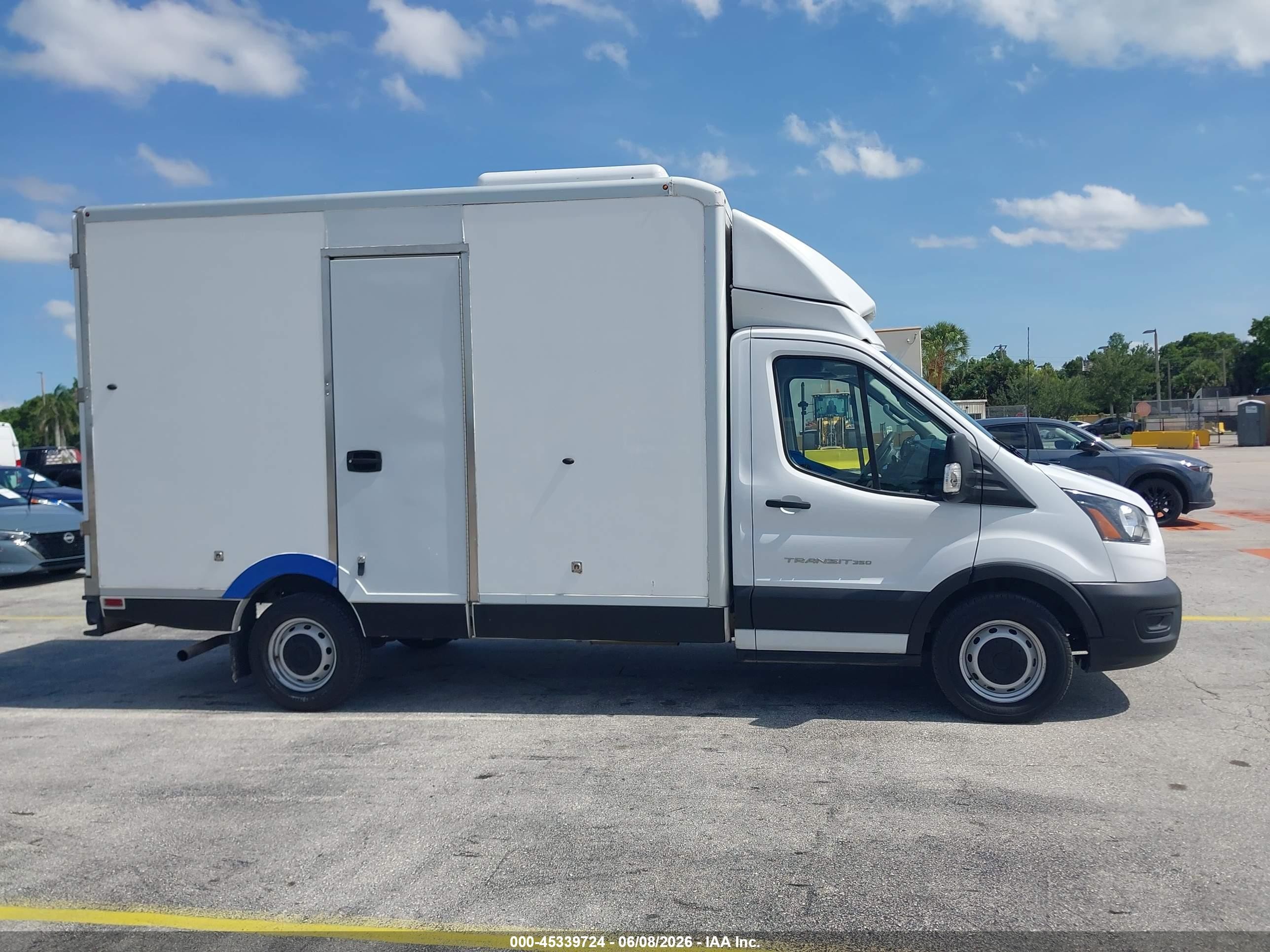 2022 Ford Transit-350 Cab   White vin: 1FDBW5Z87NKA01585