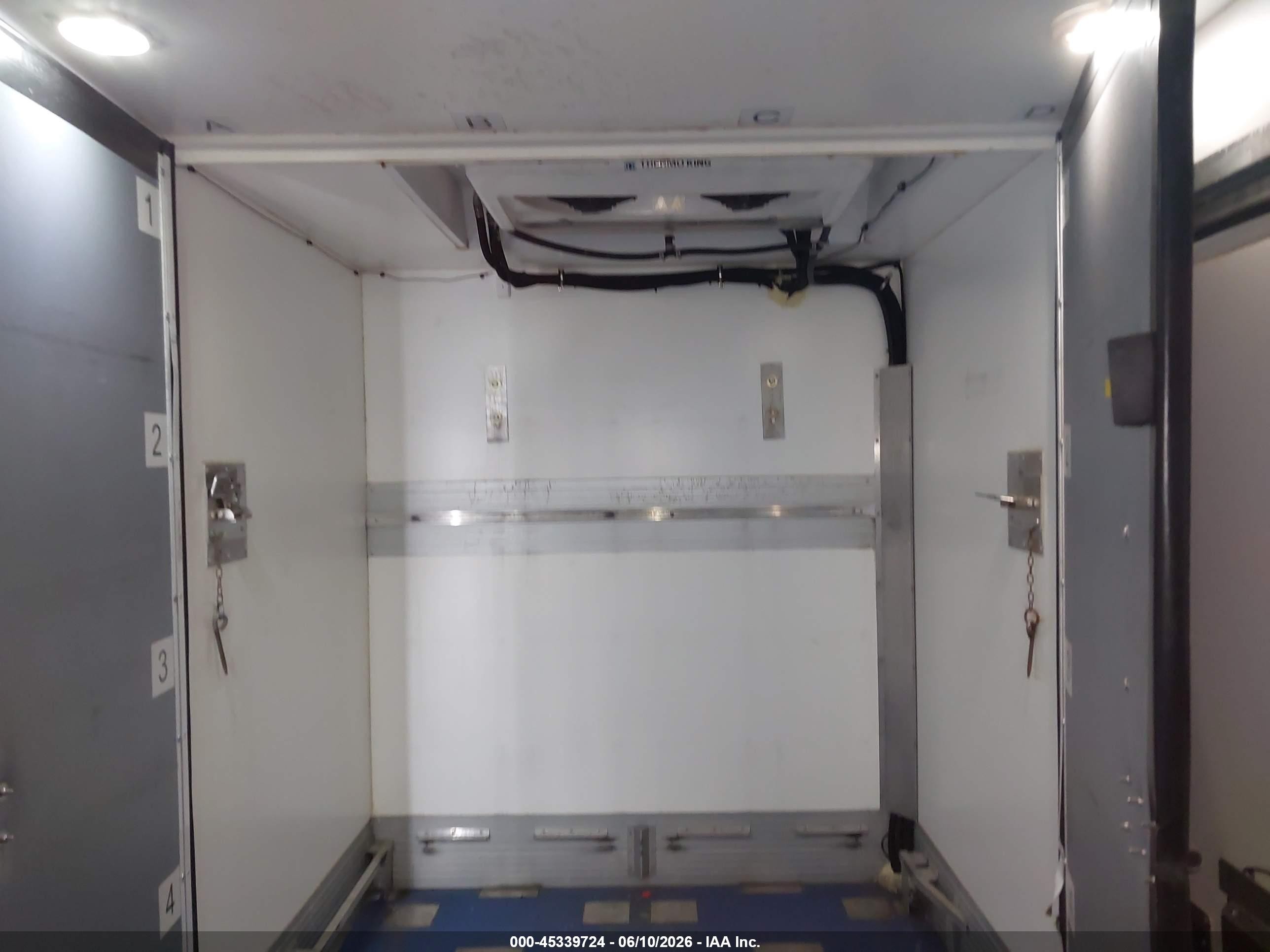 2022 Ford Transit-350 Cab   White vin: 1FDBW5Z87NKA01585