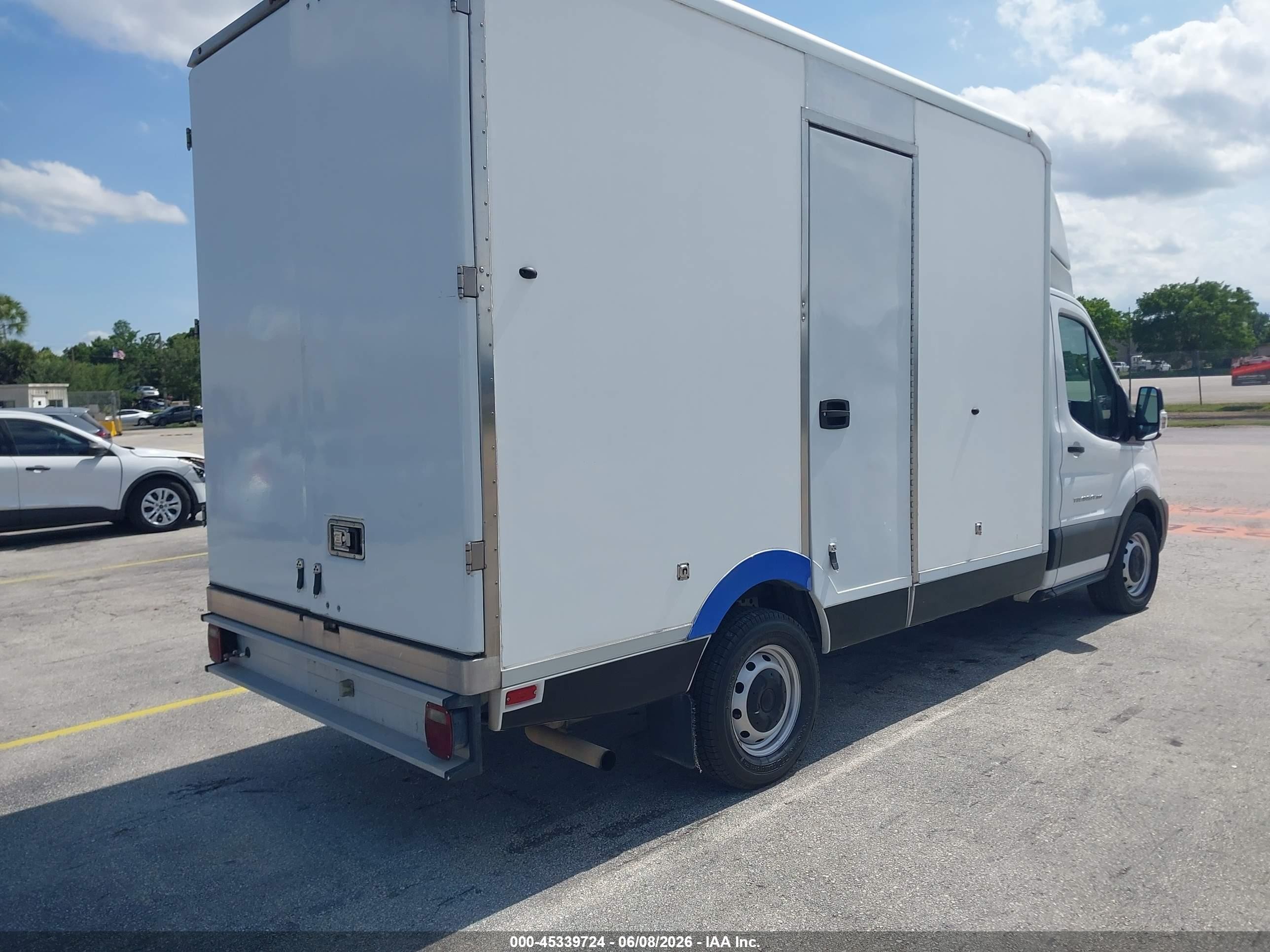 2022 Ford Transit-350 Cab   White vin: 1FDBW5Z87NKA01585