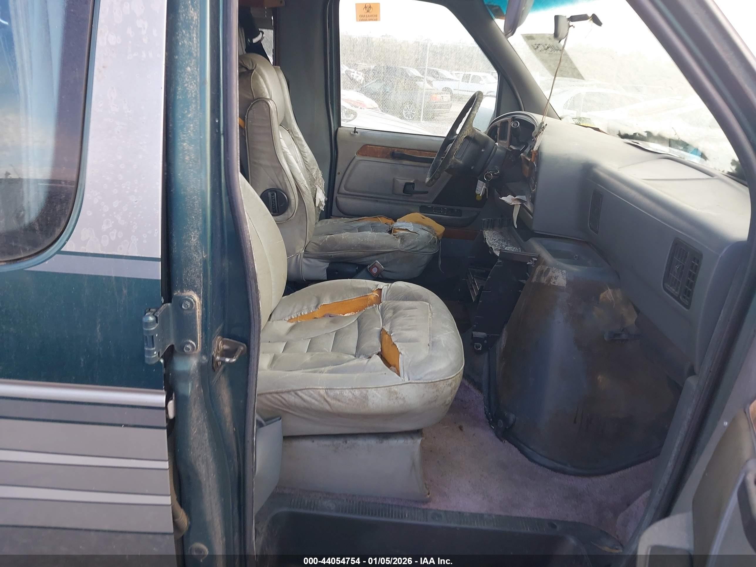 1994 Ford E-150 E150 Van Green vin: 1FDDE14N0RHC13737