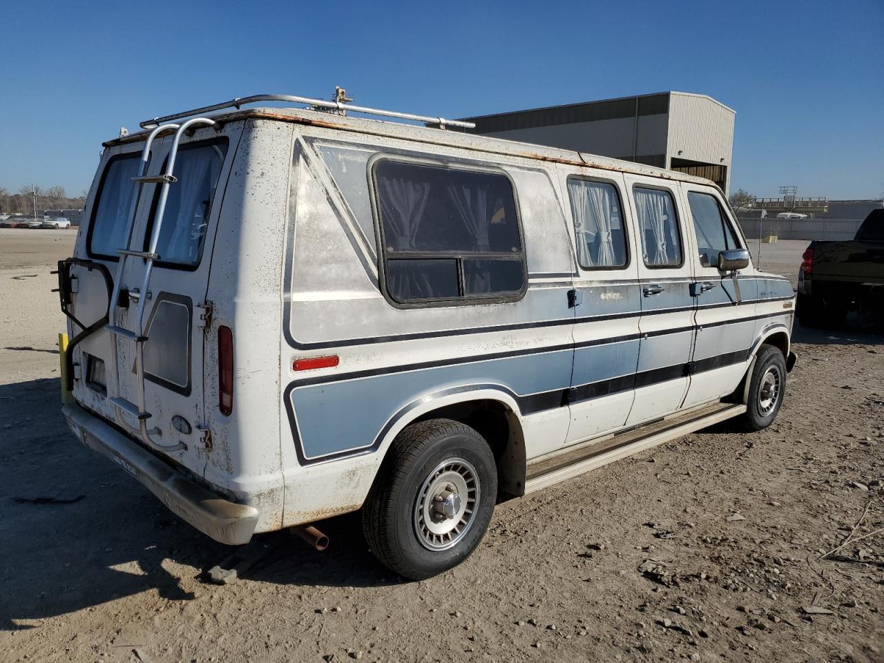 1984 Ford Econoline E150 Van Two Tone vin: 1FDDE14Y8EHB82138