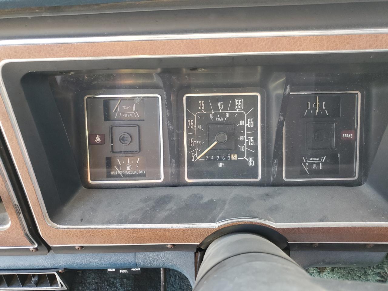 1984 Ford Econoline E150 Van Two Tone vin: 1FDDE14Y8EHB82138