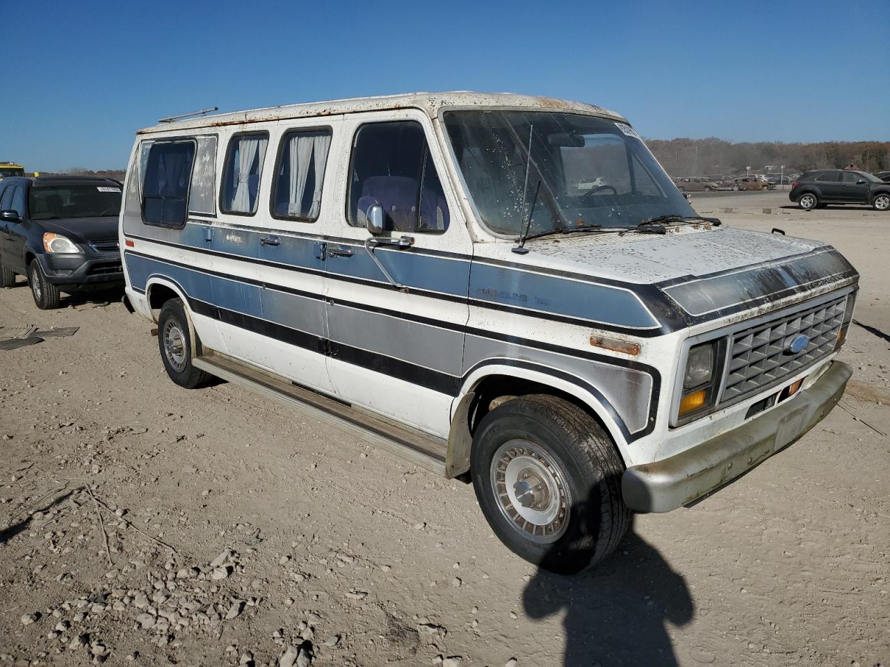 1984 Ford Econoline E150 Van Two Tone vin: 1FDDE14Y8EHB82138