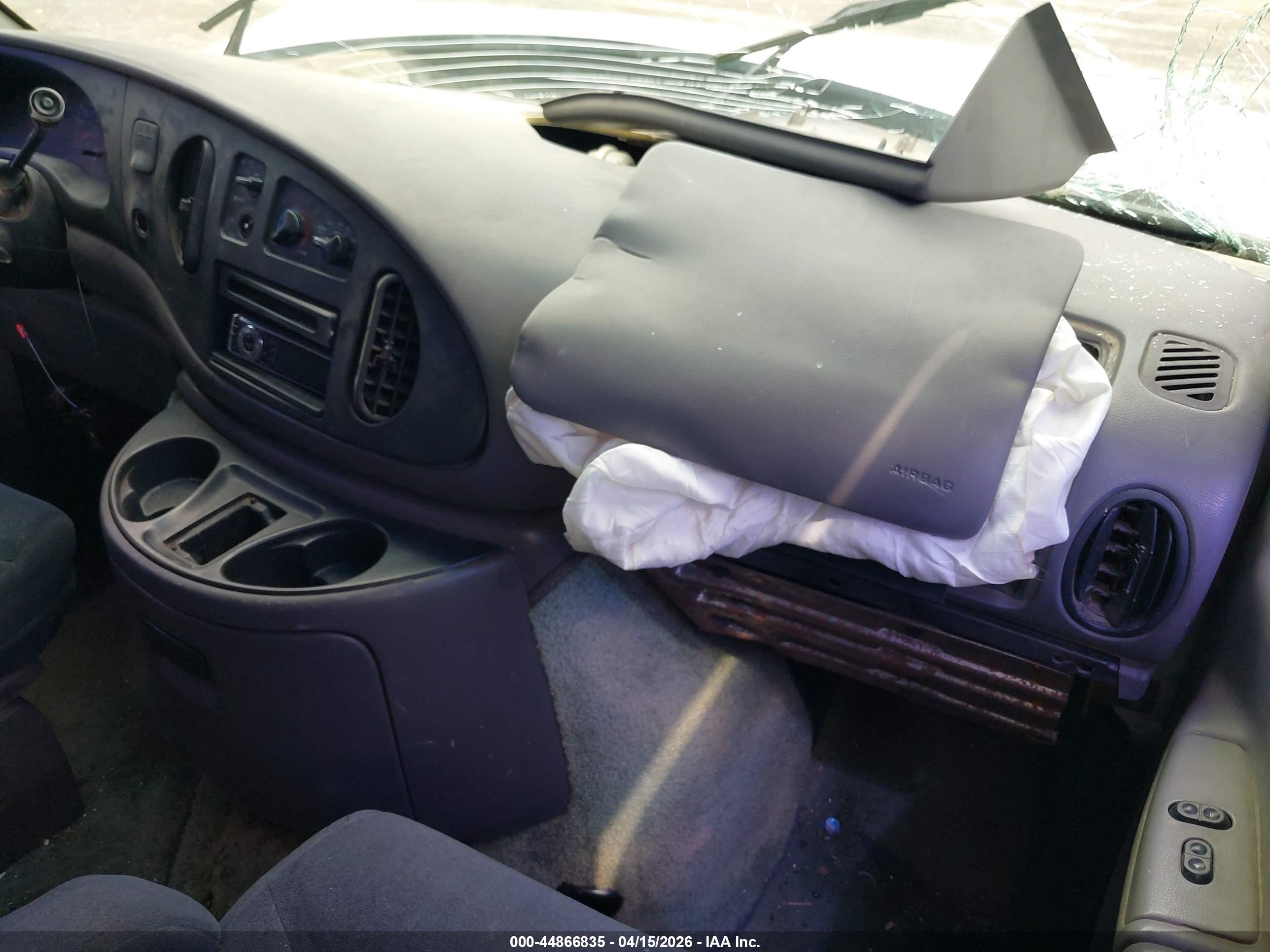 1997 Ford E-150 Standard White vin: 1FDEE1427VHC04193