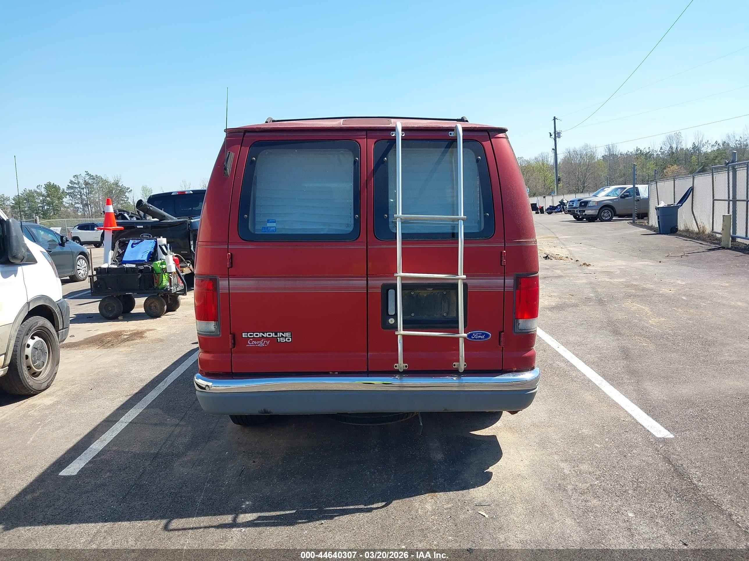 1997 Ford E-150   Red vin: 1FDEE1453VHA41562