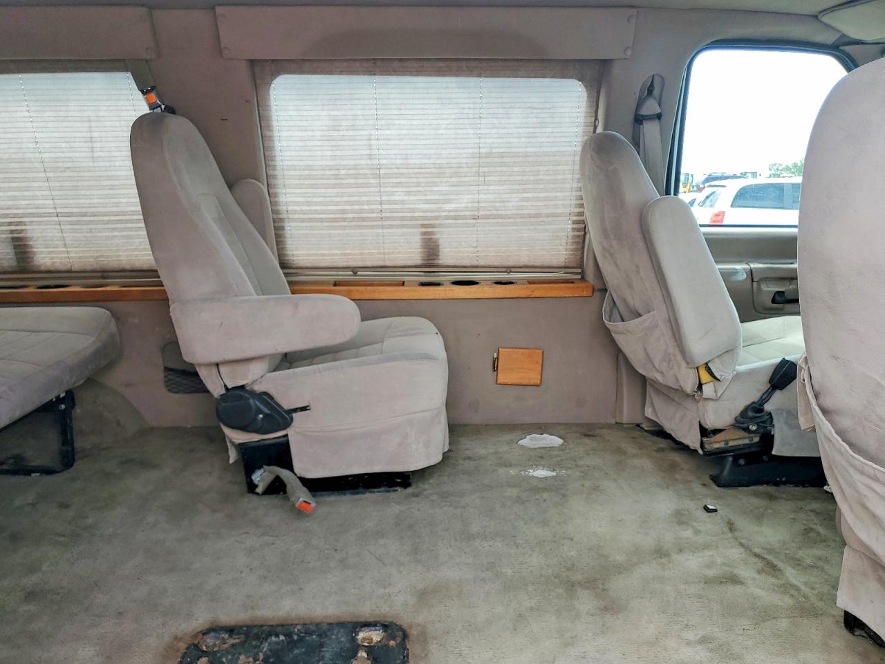 1997 Ford Econoline E150 Van White vin: 1FDEE1468VHB78531