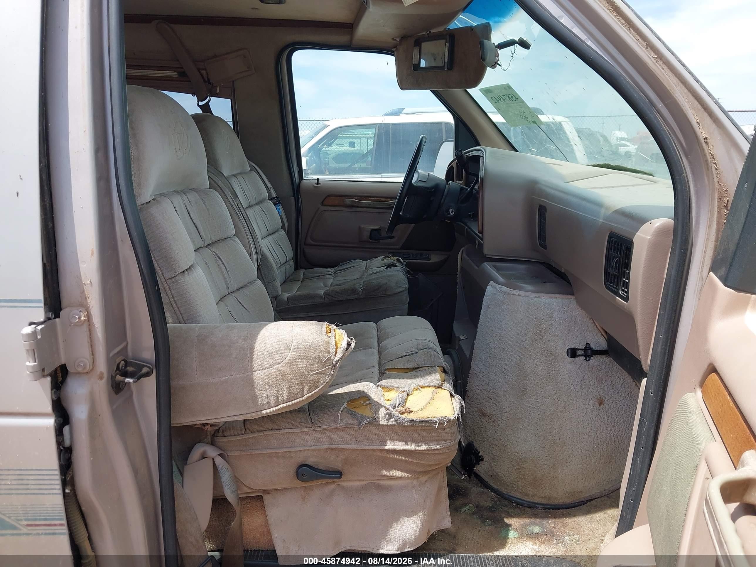 1995 Ford Econoline E150 Van Tan vin: 1FDEE14H4SHA69657