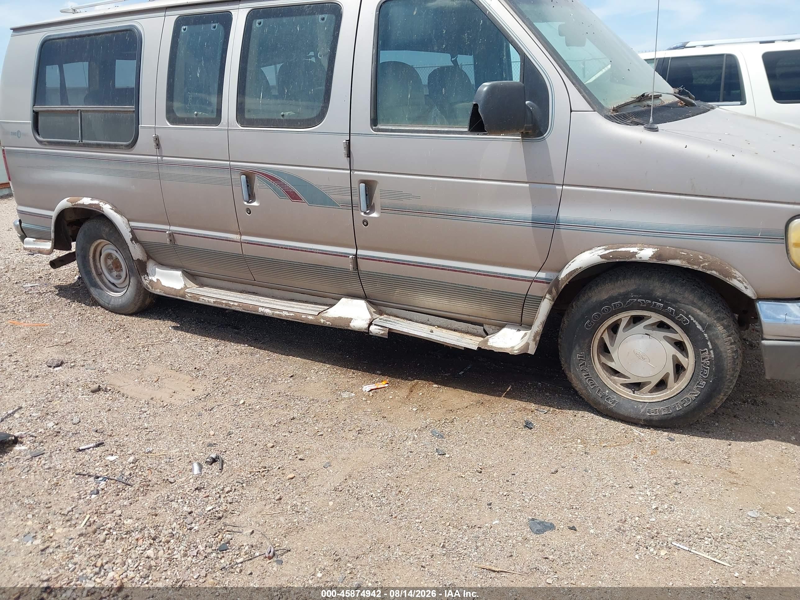 1995 Ford Econoline E150 Van Tan vin: 1FDEE14H4SHA69657