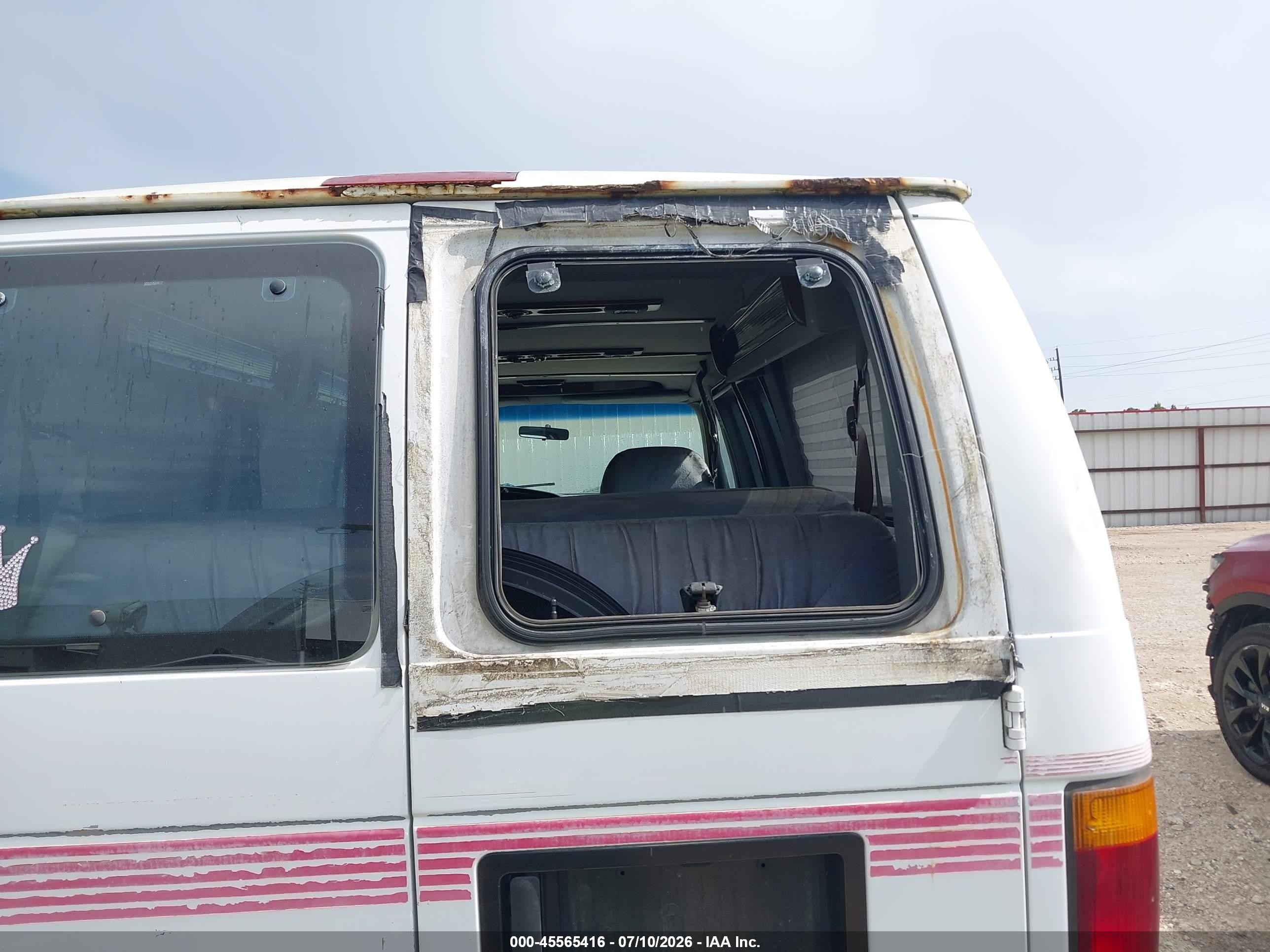 1994 Ford Econoline E150 Van White vin: 1FDEE14H5RHC08480