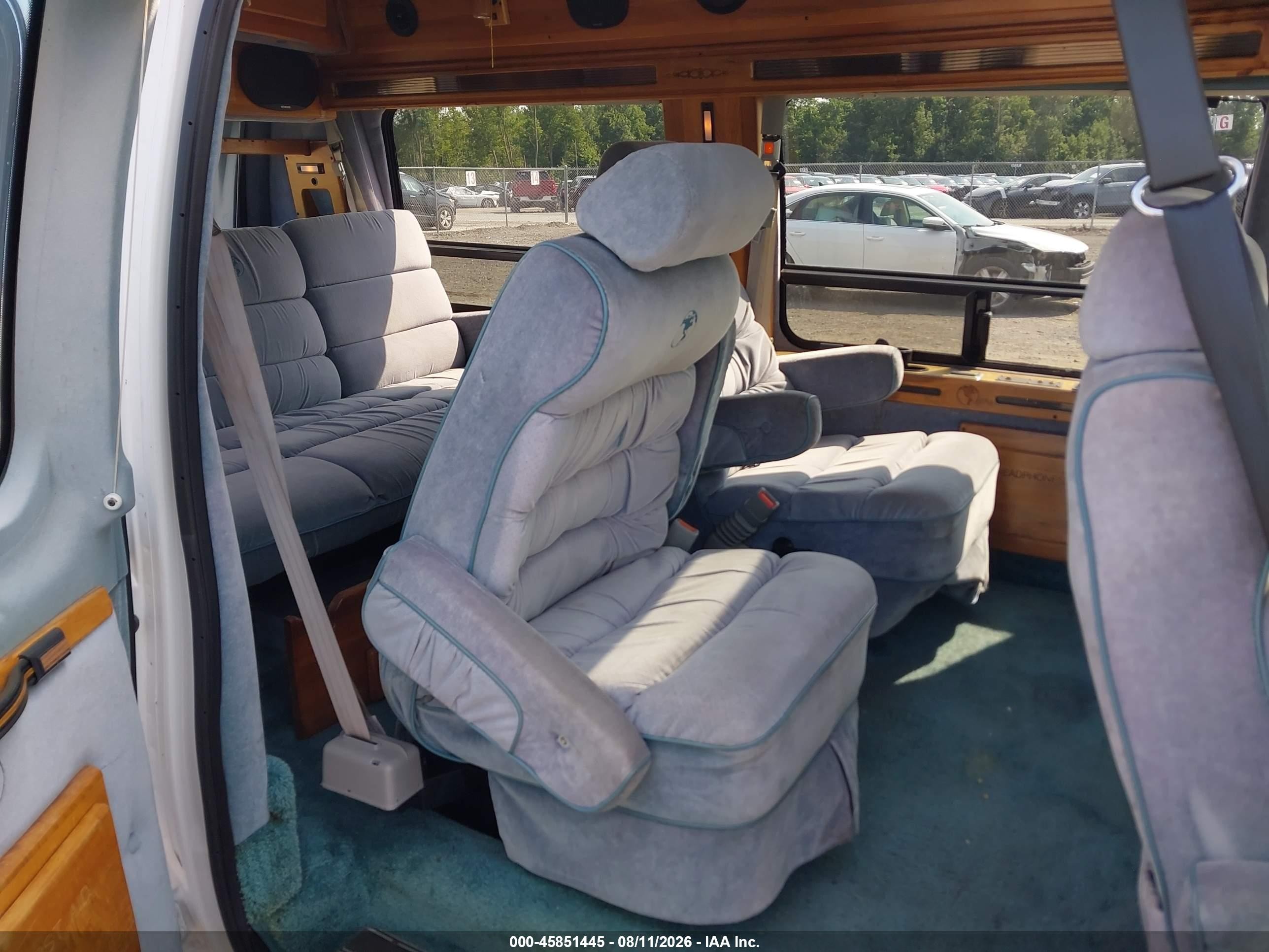 1994 Ford Econoline E150 Van White vin: 1FDEE14H6RHB26211