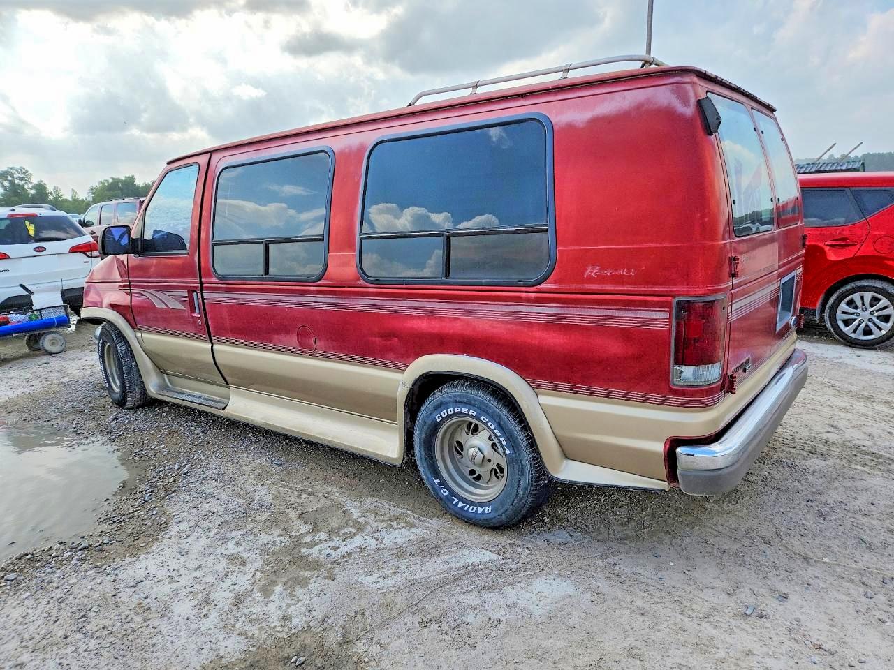 1996 Ford Econoline E150 Van Red vin: 1FDEE14H6THA74473