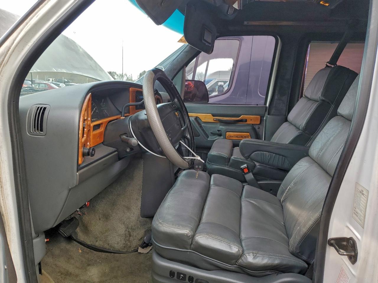 1996 Ford Econoline E150 Van Белый vin: 1FDEE14H8THA54046