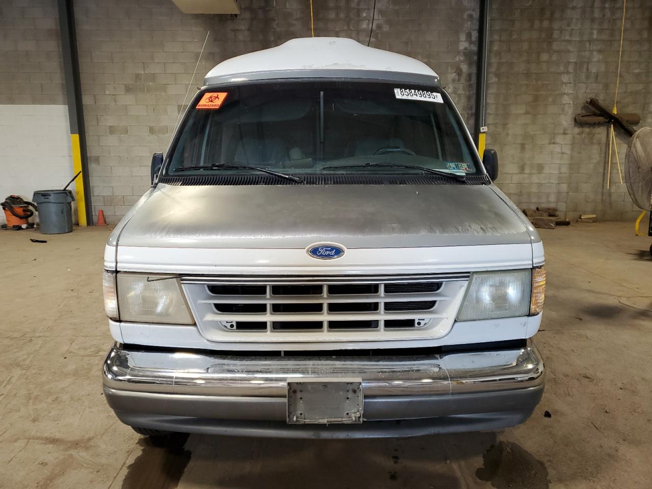 1996 Ford Econoline E150 Van Белый vin: 1FDEE14H8THA54046
