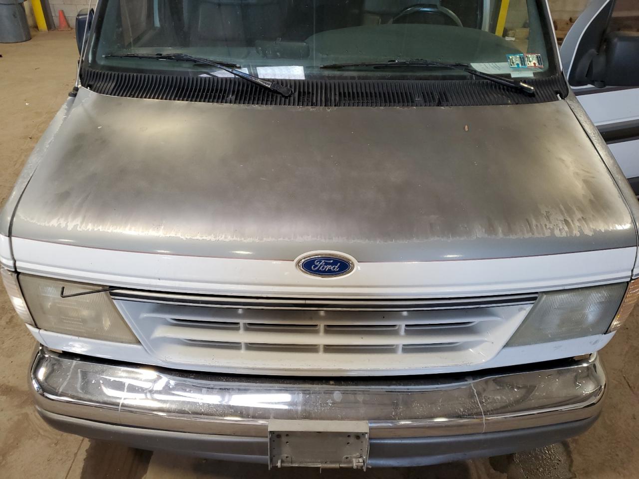 1996 Ford Econoline E150 Van Белый vin: 1FDEE14H8THA54046