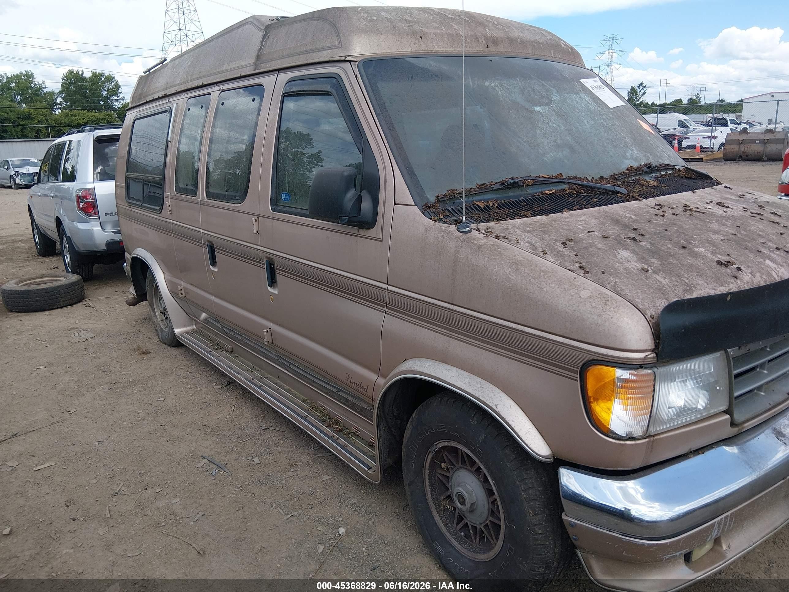 1996 Ford Econoline E150 Van Gold vin: 1FDEE14HXTHB40278