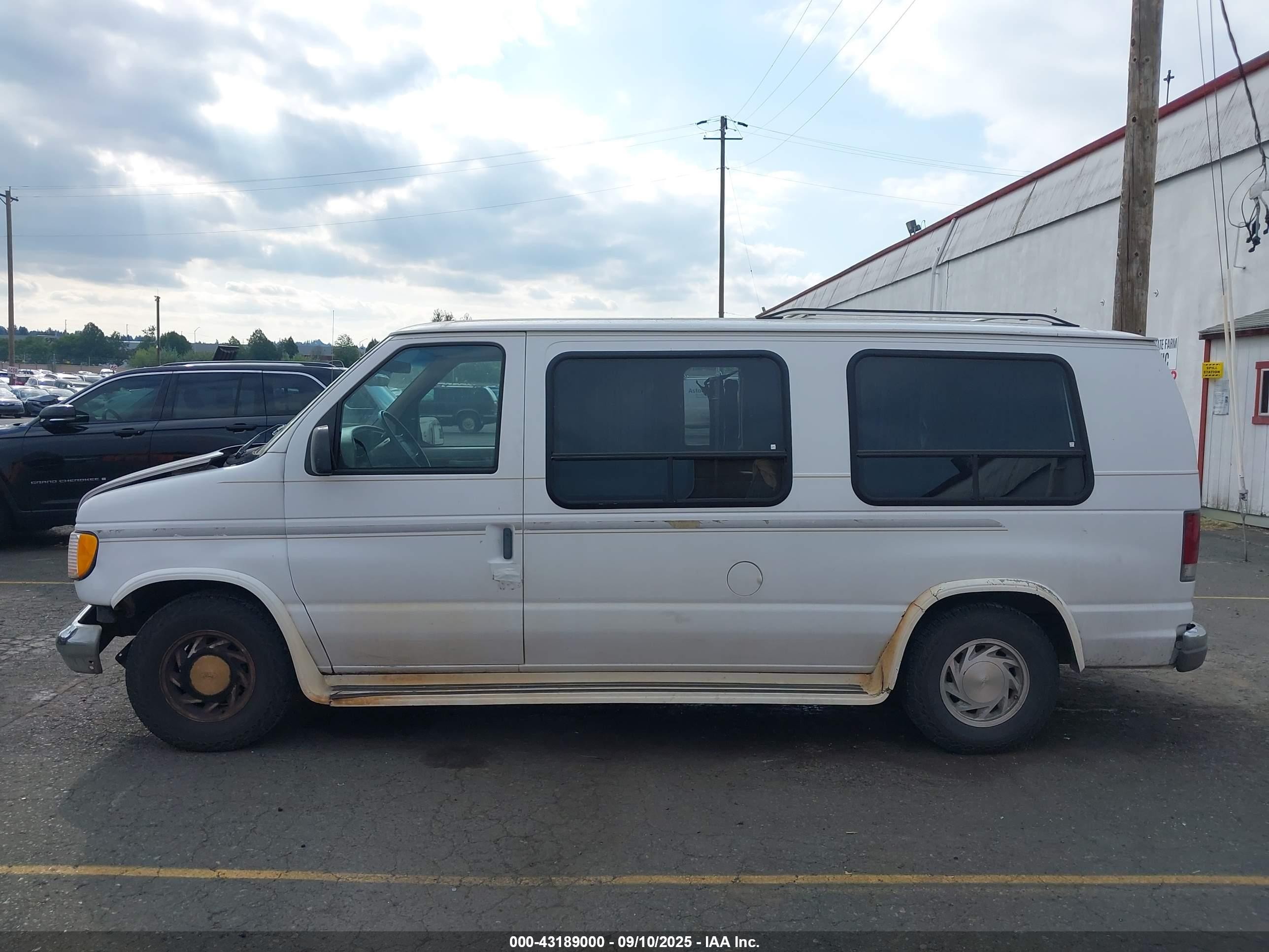 1995 Ford Econoline E150 Van White vin: 1FDEE14N0SHB51469
