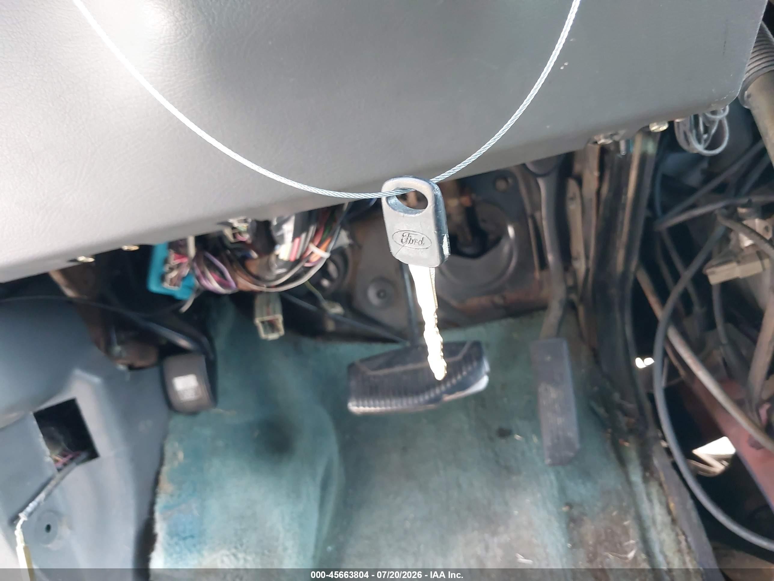 1994 Ford Econoline E150 Van Green vin: 1FDEE14N4RHA65852