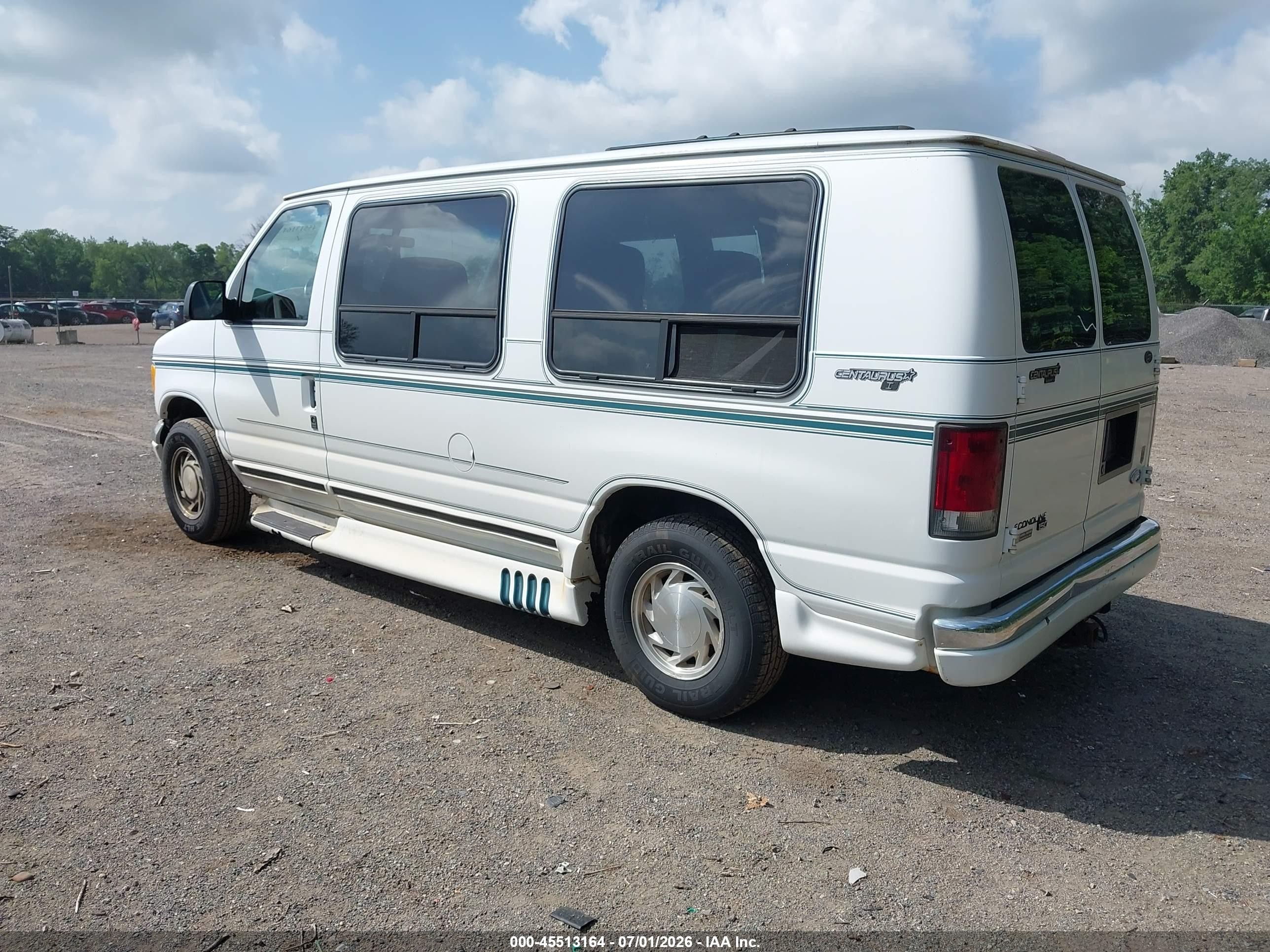 1995 Ford Econoline E150 Van White vin: 1FDEE14N4SHB16417