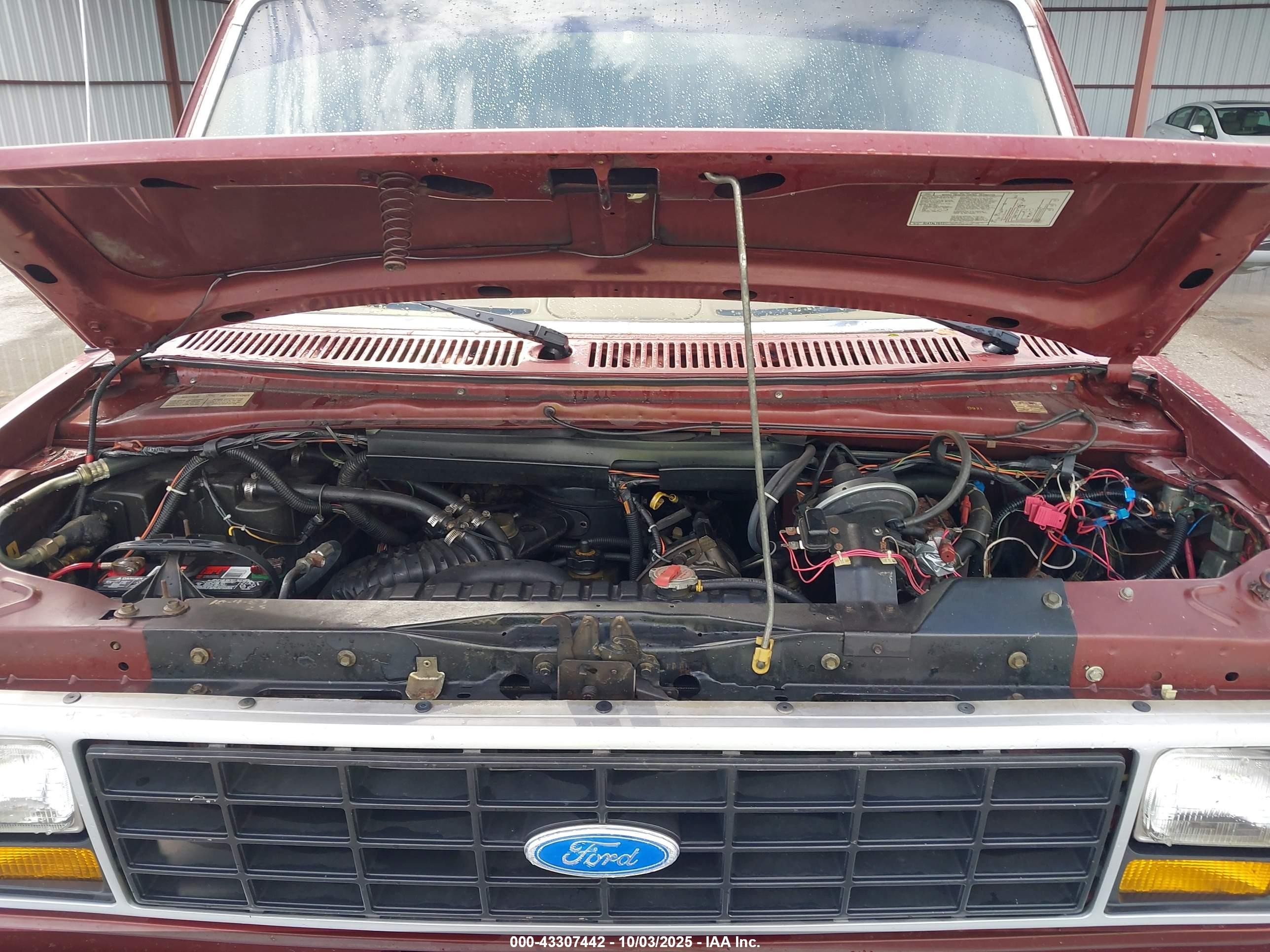 1984 Ford Econoline E150 Van Burgundy vin: 1FDEE14Y8EHA14827