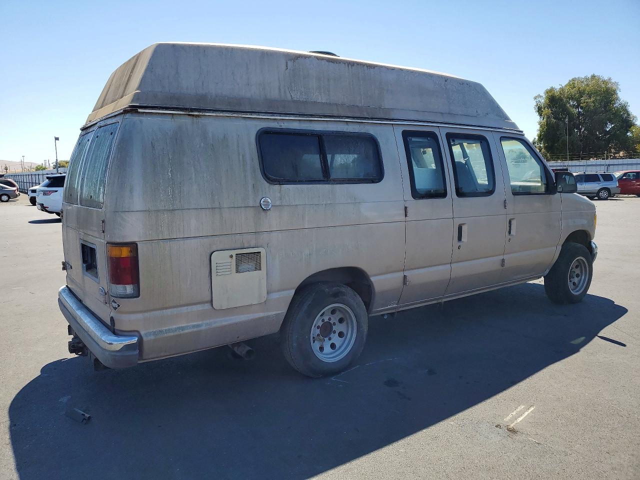 1992 Ford Econoline E250 Super Duty Van Gold vin: 1FDFS24H7NHB38235
