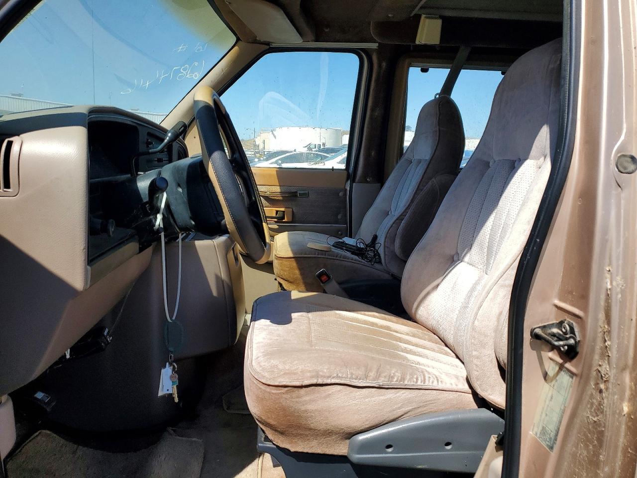 1992 Ford Econoline E250 Super Duty Van Gold vin: 1FDFS24H7NHB38235