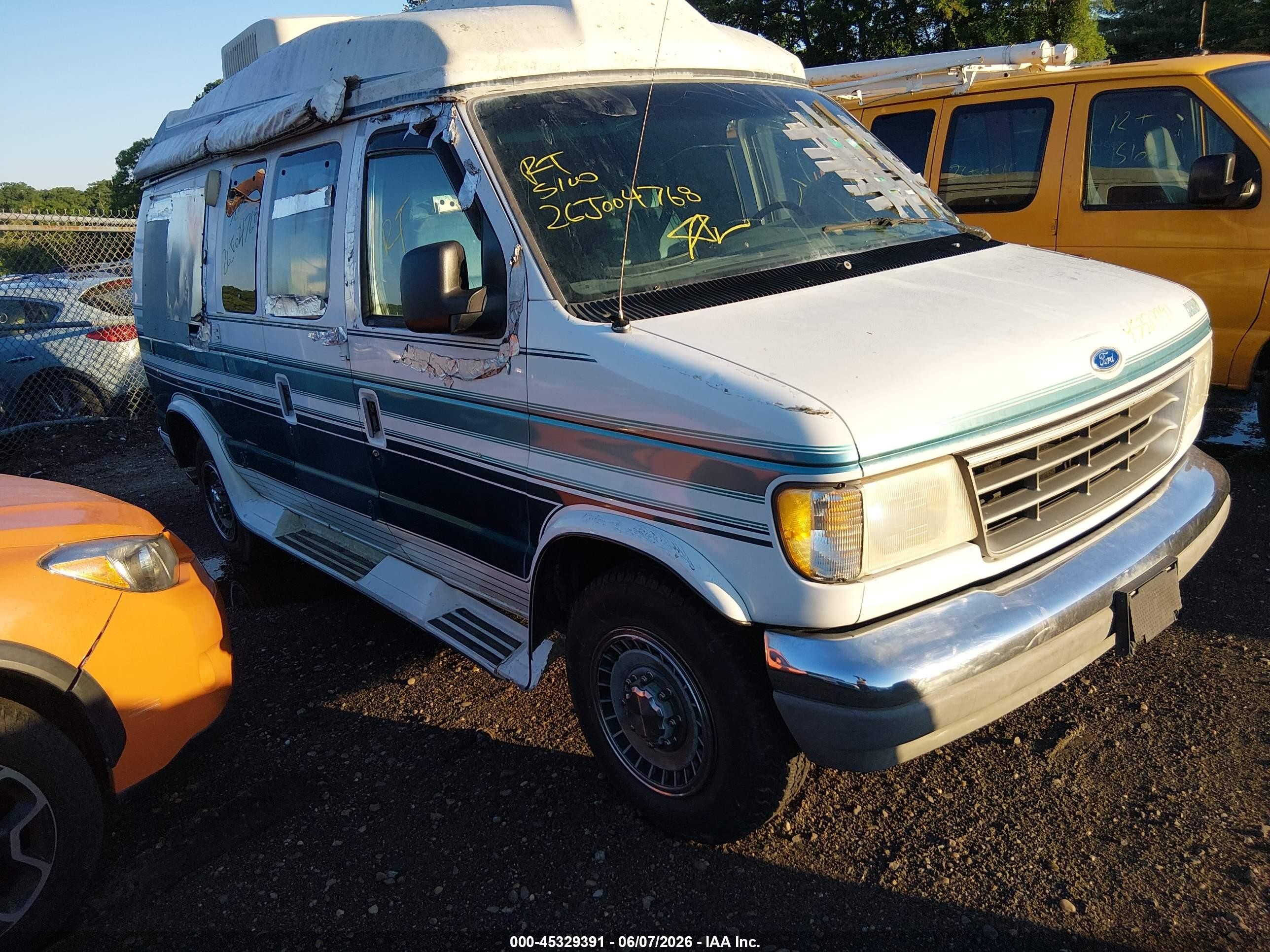 1993 Ford Econoline E250 Van White vin: 1FDHE24HXPHB97377