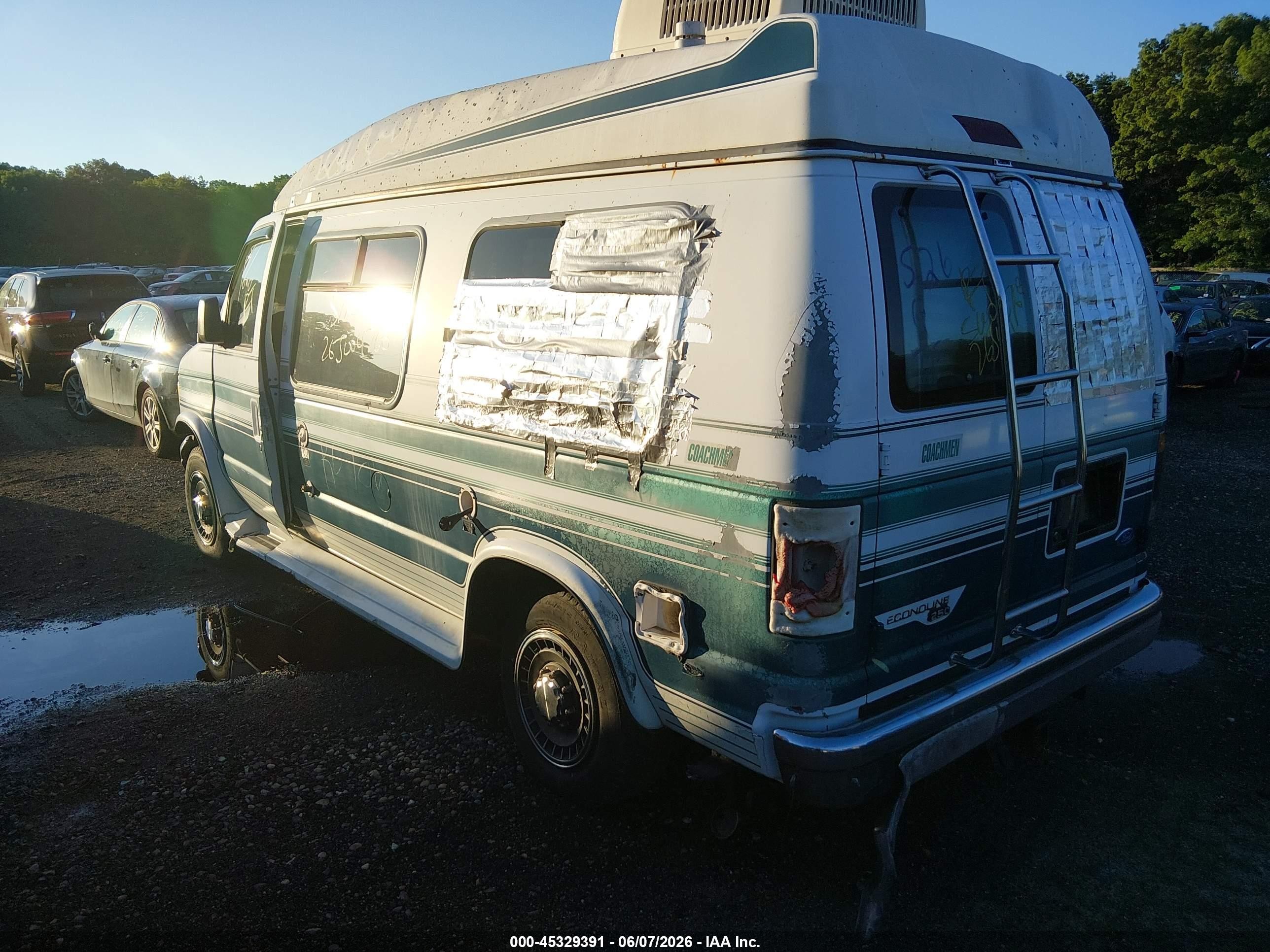 1993 Ford Econoline E250 Van White vin: 1FDHE24HXPHB97377