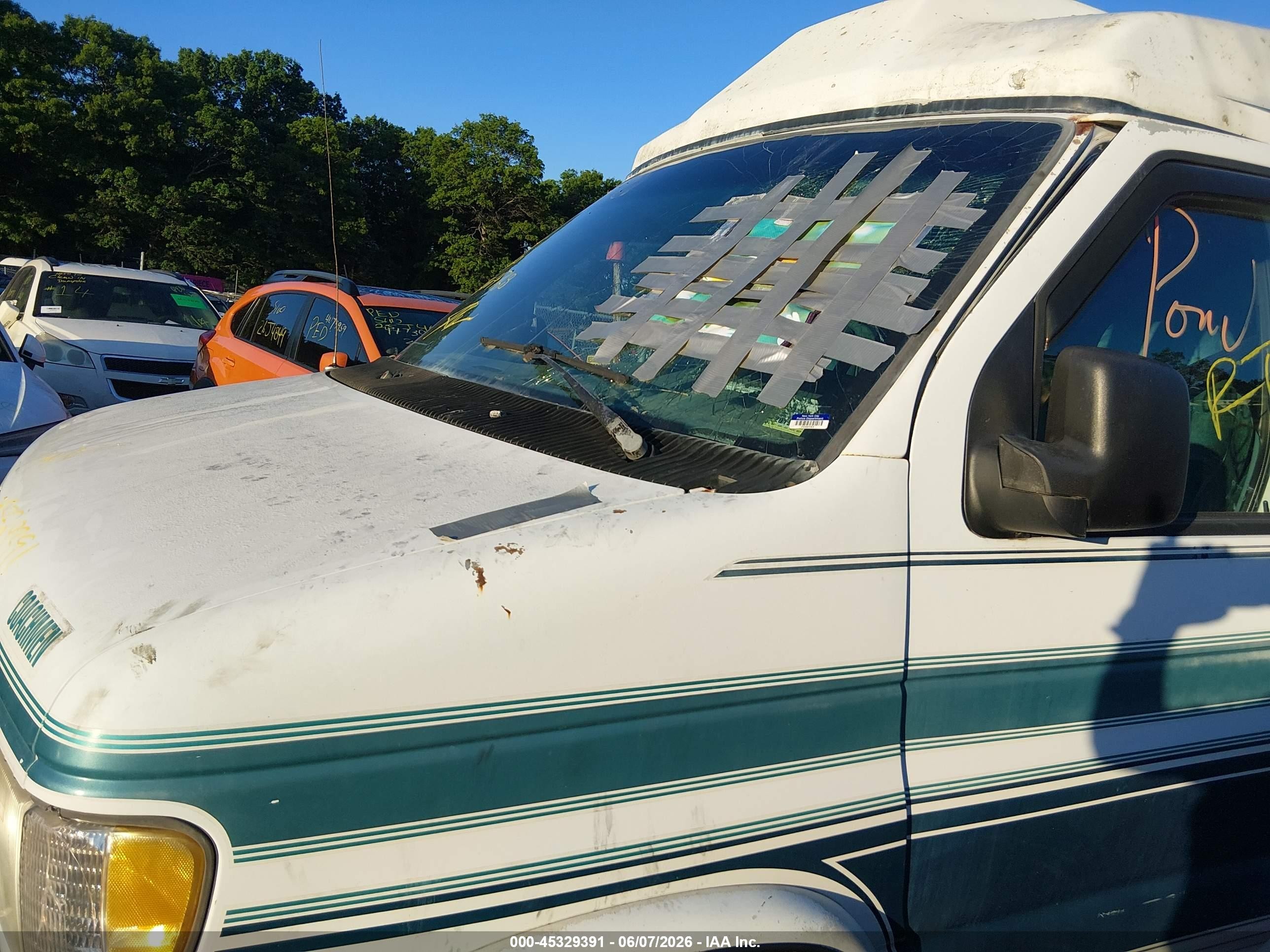 1993 Ford Econoline E250 Van White vin: 1FDHE24HXPHB97377