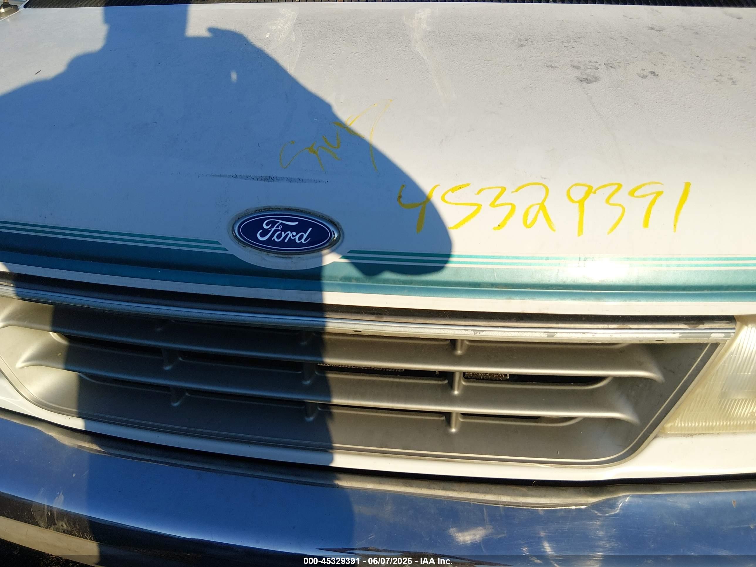 1993 Ford Econoline E250 Van White vin: 1FDHE24HXPHB97377