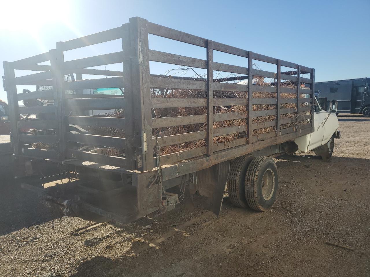 1986 Ford F350 White vin: 1FDJF37H5GNA82901