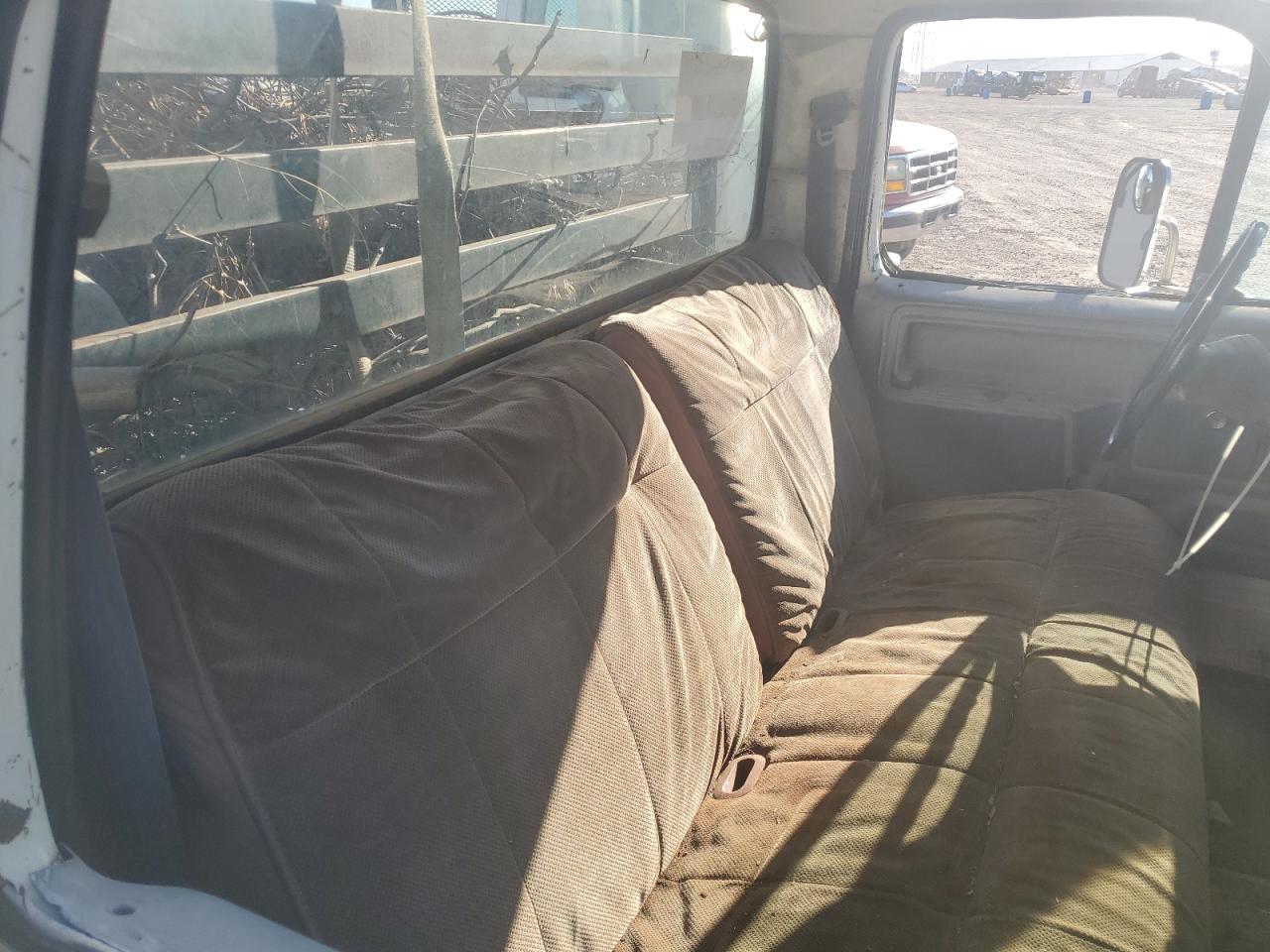 1986 Ford F350 White vin: 1FDJF37H5GNA82901