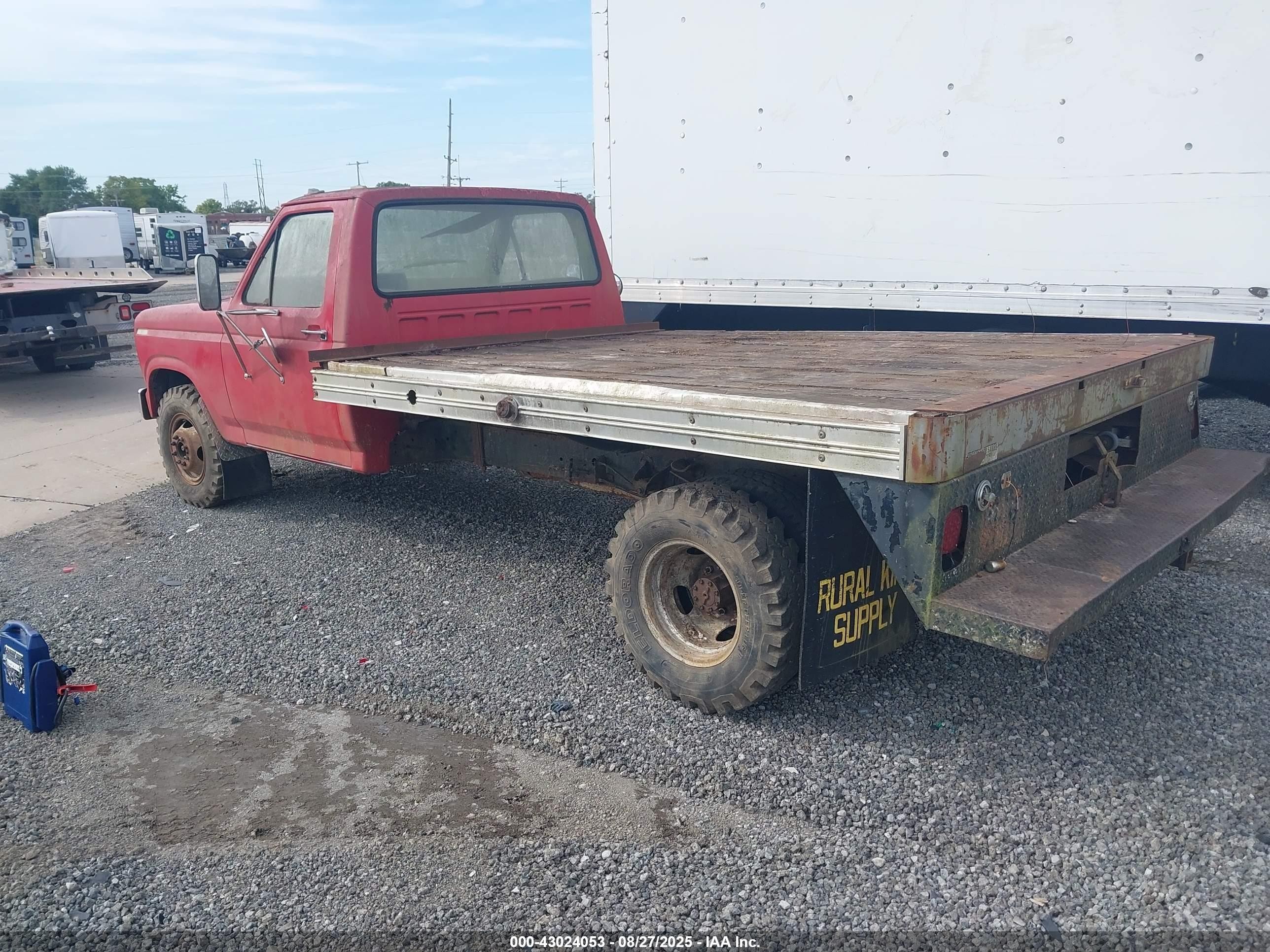 1986 Ford F350   Red vin: 1FDJF37Y8GKA91707
