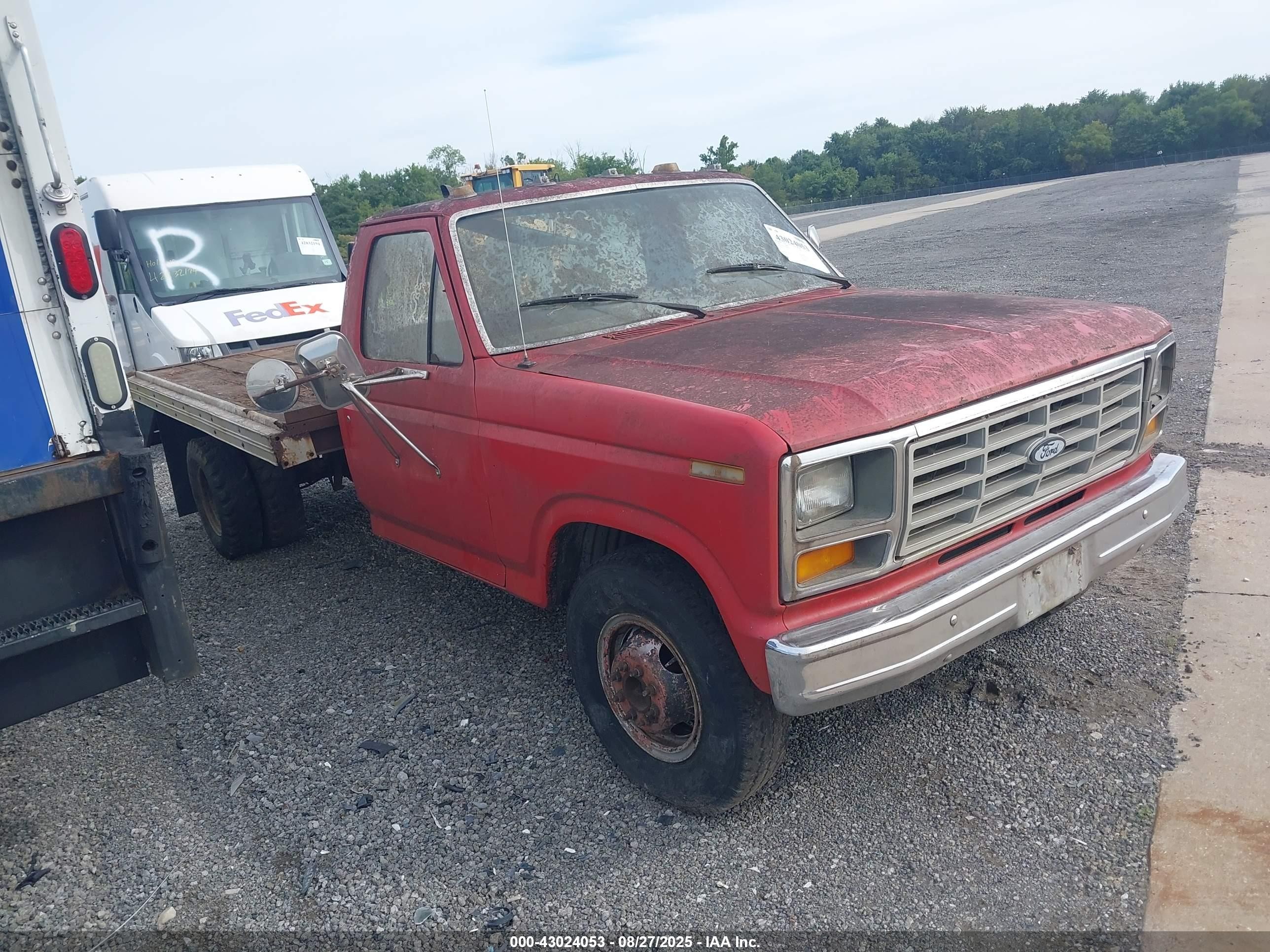 1986 Ford F350   Red vin: 1FDJF37Y8GKA91707