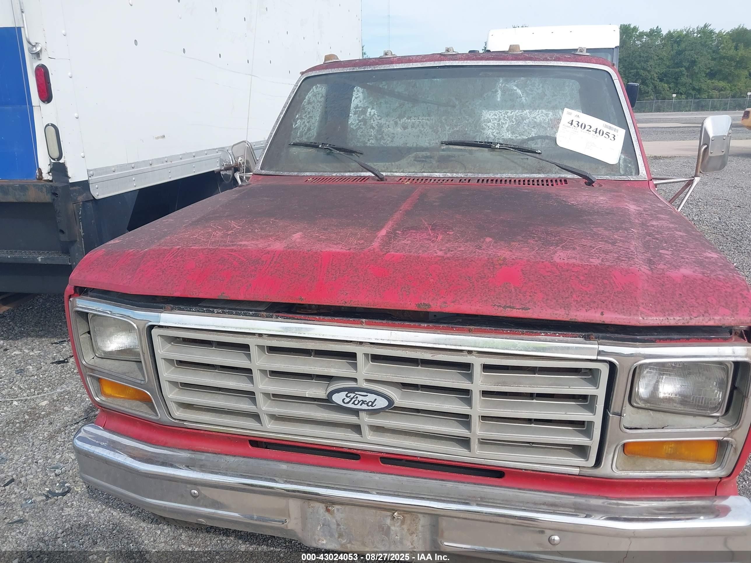 1986 Ford F350   Red vin: 1FDJF37Y8GKA91707