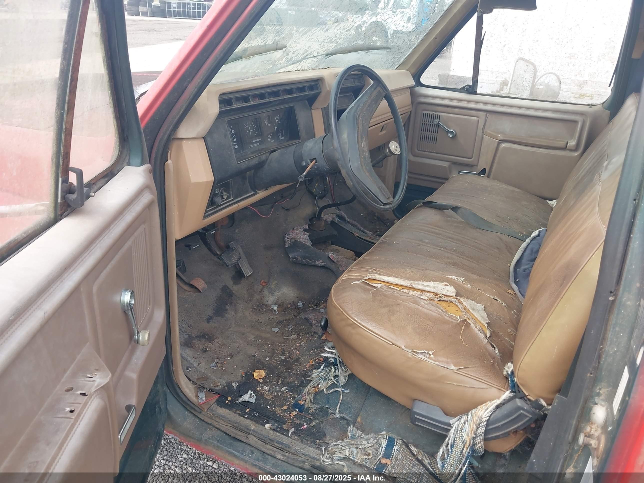 1986 Ford F350   Red vin: 1FDJF37Y8GKA91707