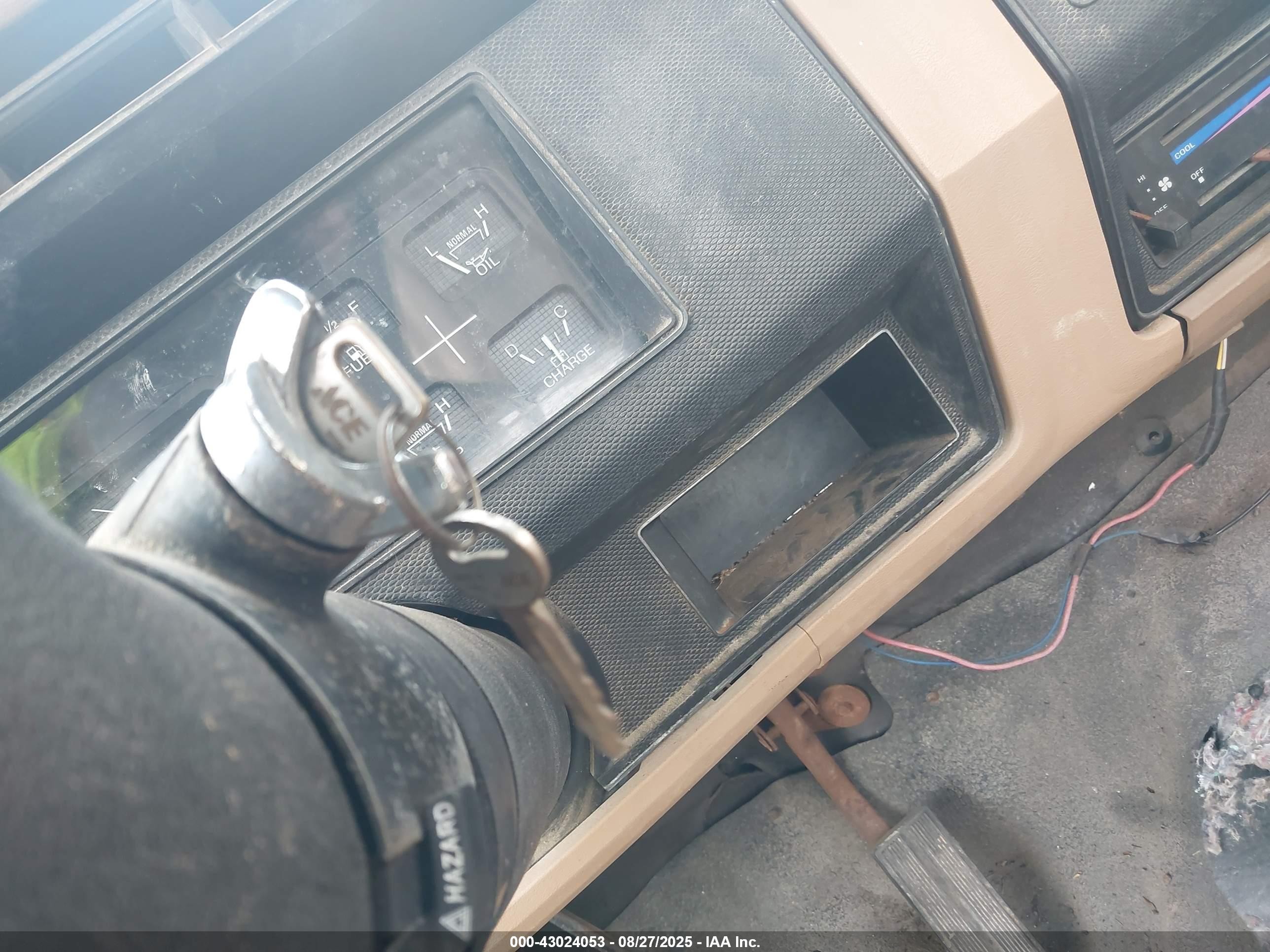 1986 Ford F350   Red vin: 1FDJF37Y8GKA91707