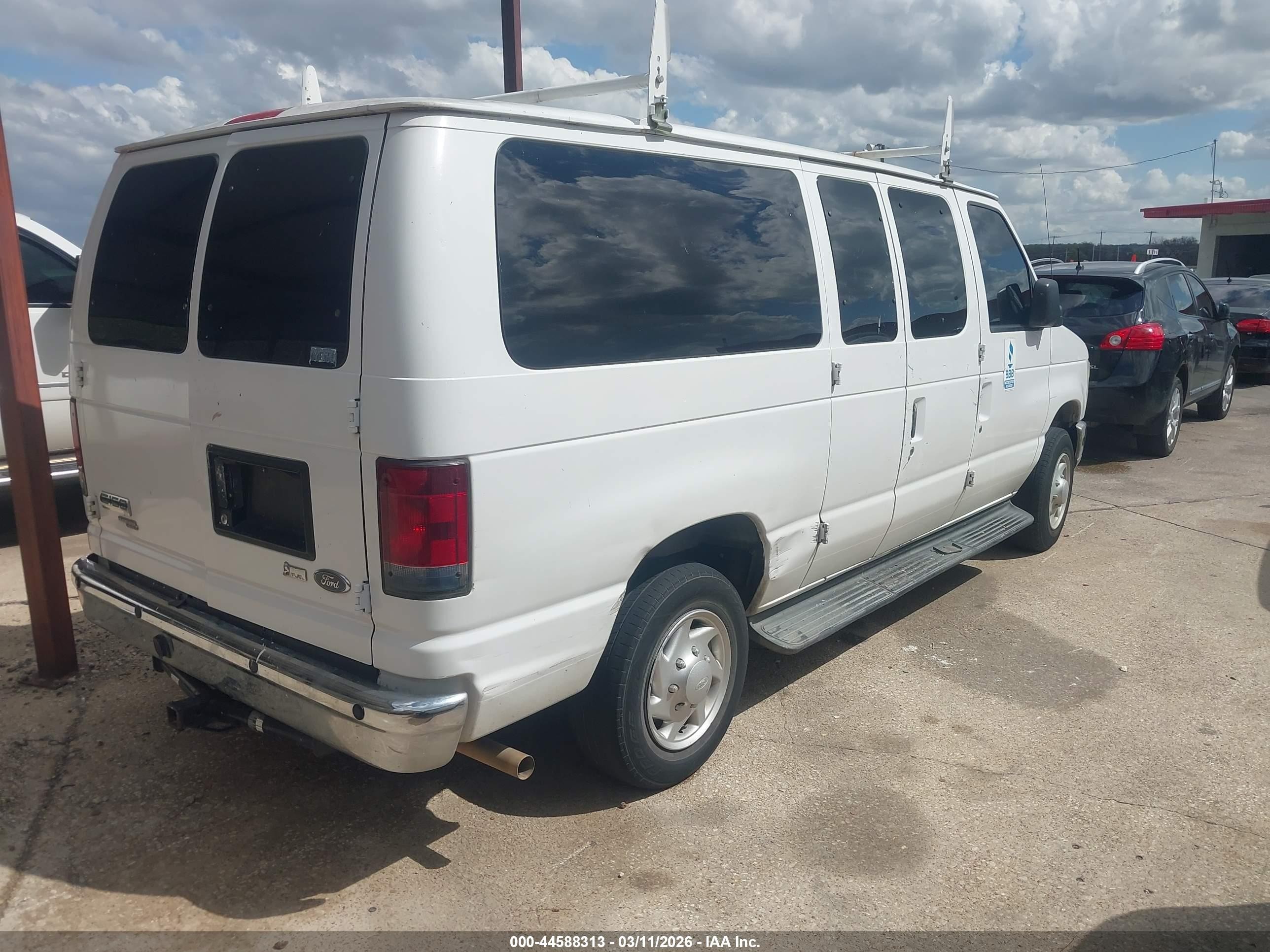 2010 Ford E-150 Xlt White vin: 1FDNE1BW0ADA50367