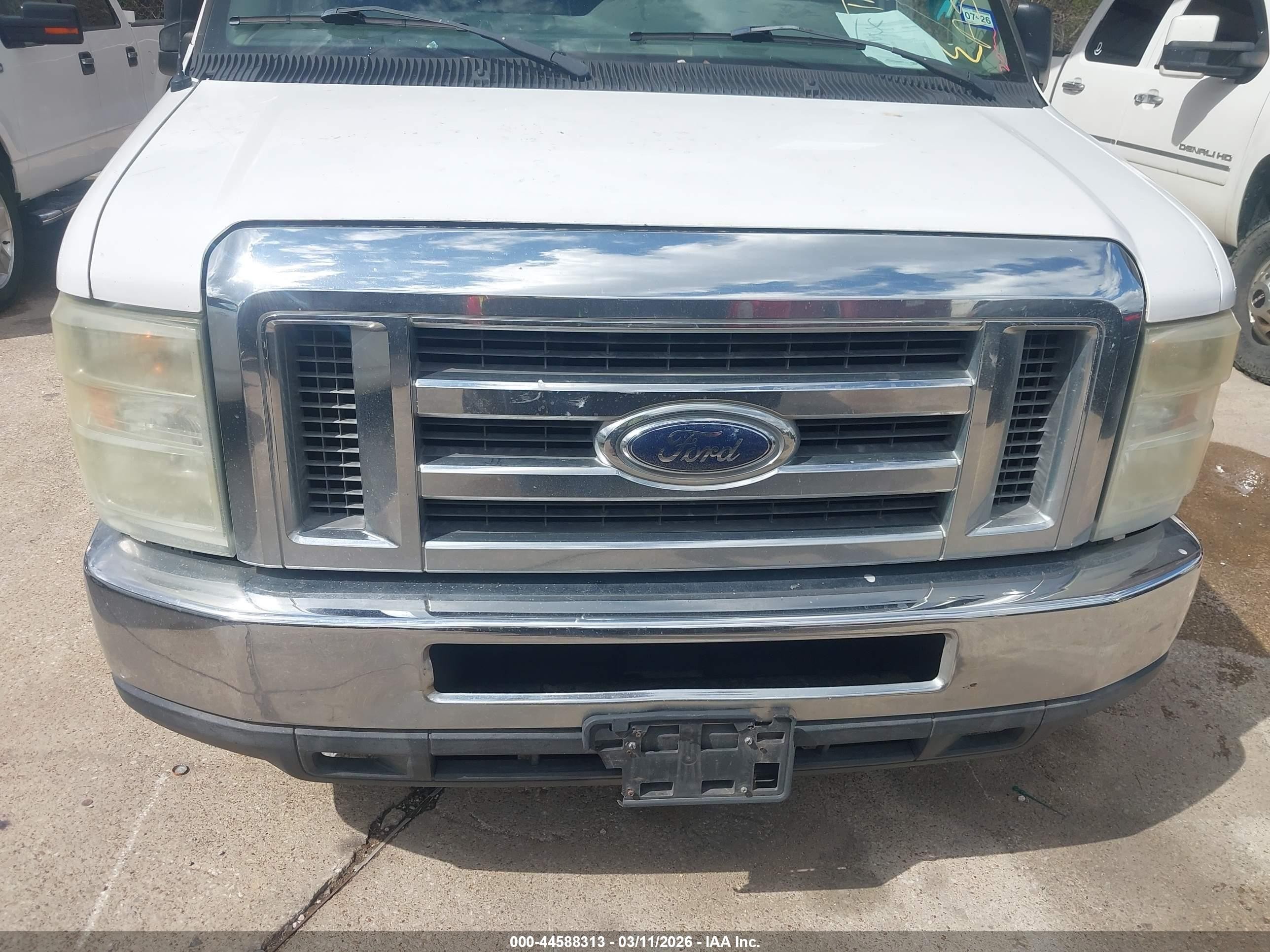 2010 Ford E-150 Xlt White vin: 1FDNE1BW0ADA50367