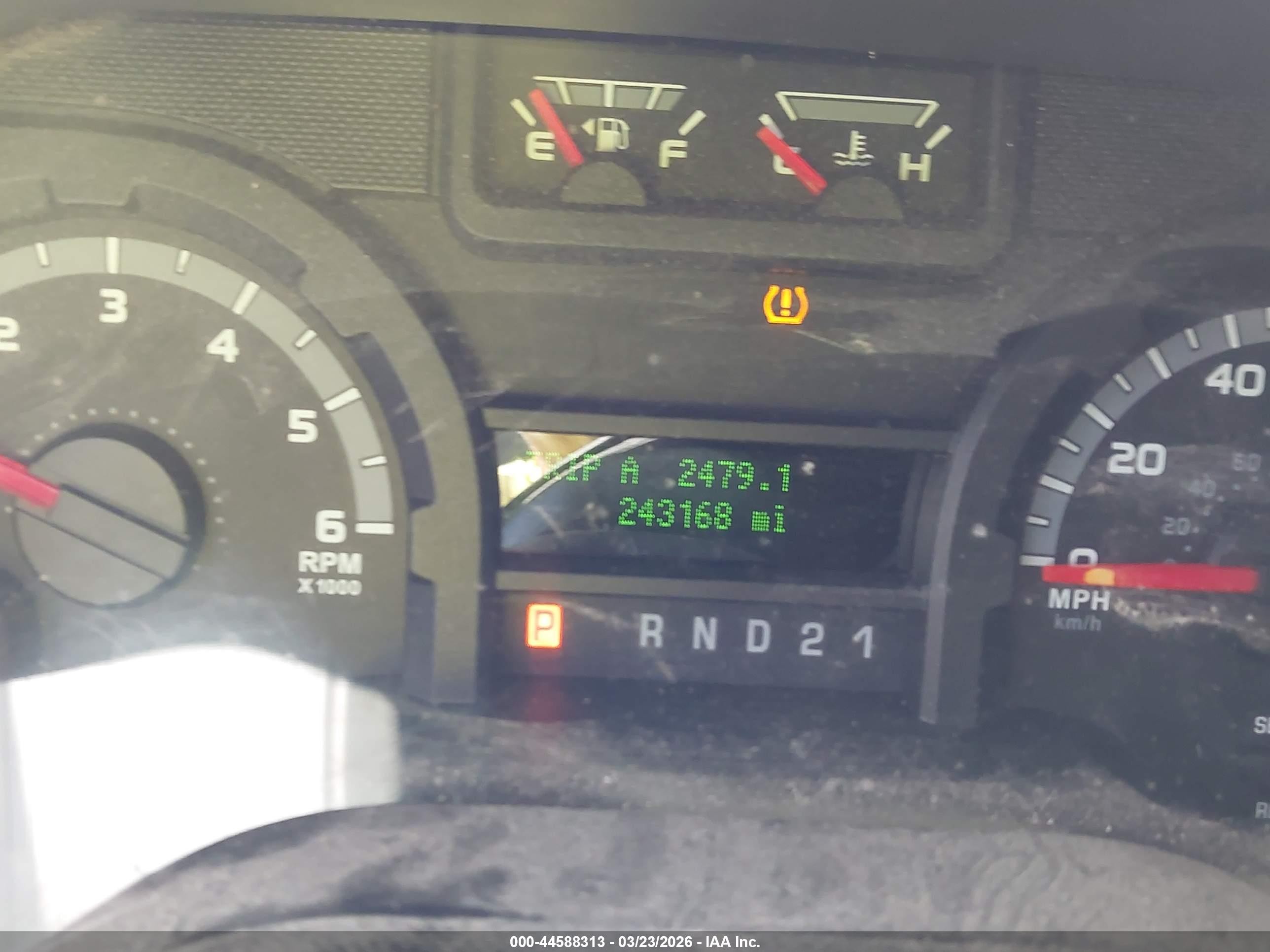 2010 Ford E-150 Xlt White vin: 1FDNE1BW0ADA50367