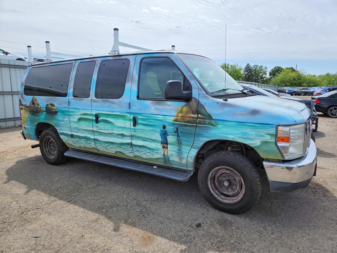 2013 Ford E-150 Two Tone vin: 1FDNE1BW9DDA85820