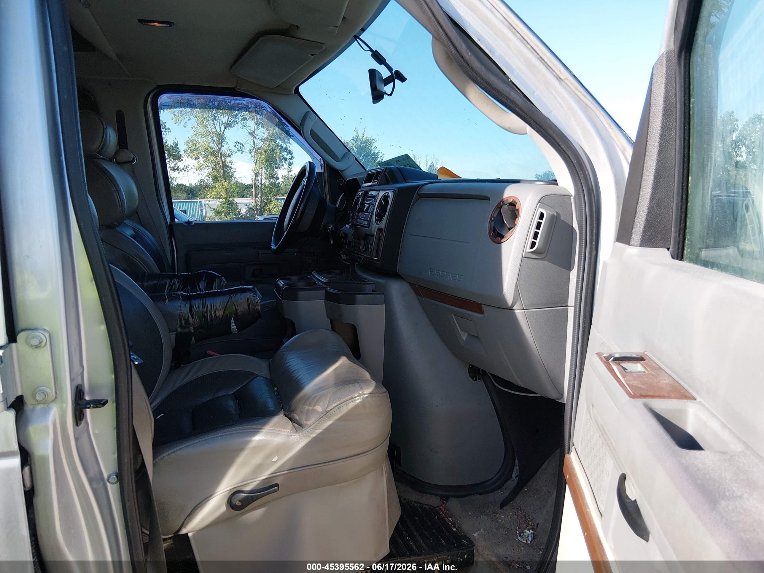 2012 Ford E-150 Commercial/recreational Silver vin: 1FDNE1EL4CDA04867
