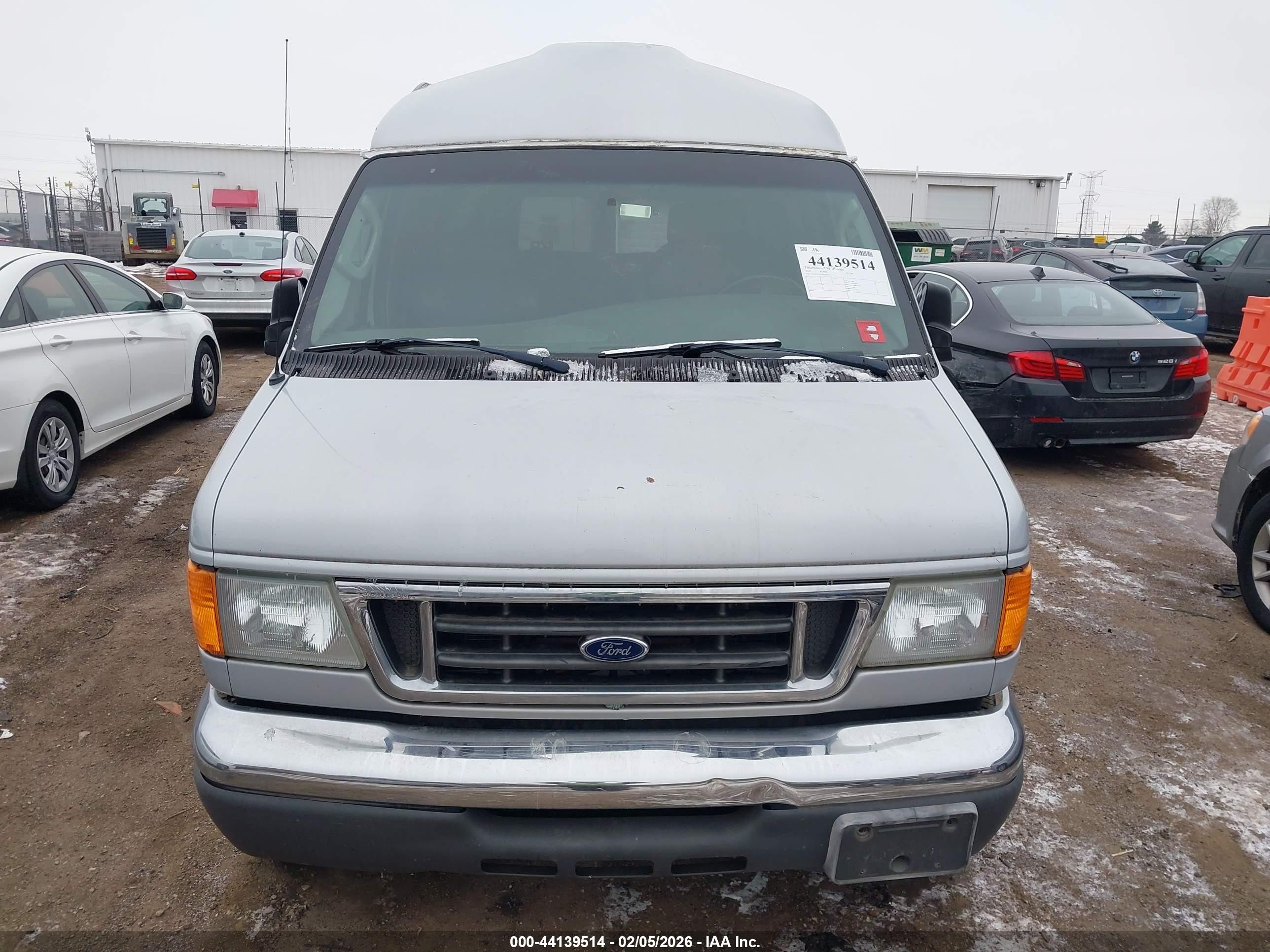 2007 Ford E-250 Recreational Silver vin: 1FDNE24L07DA99277