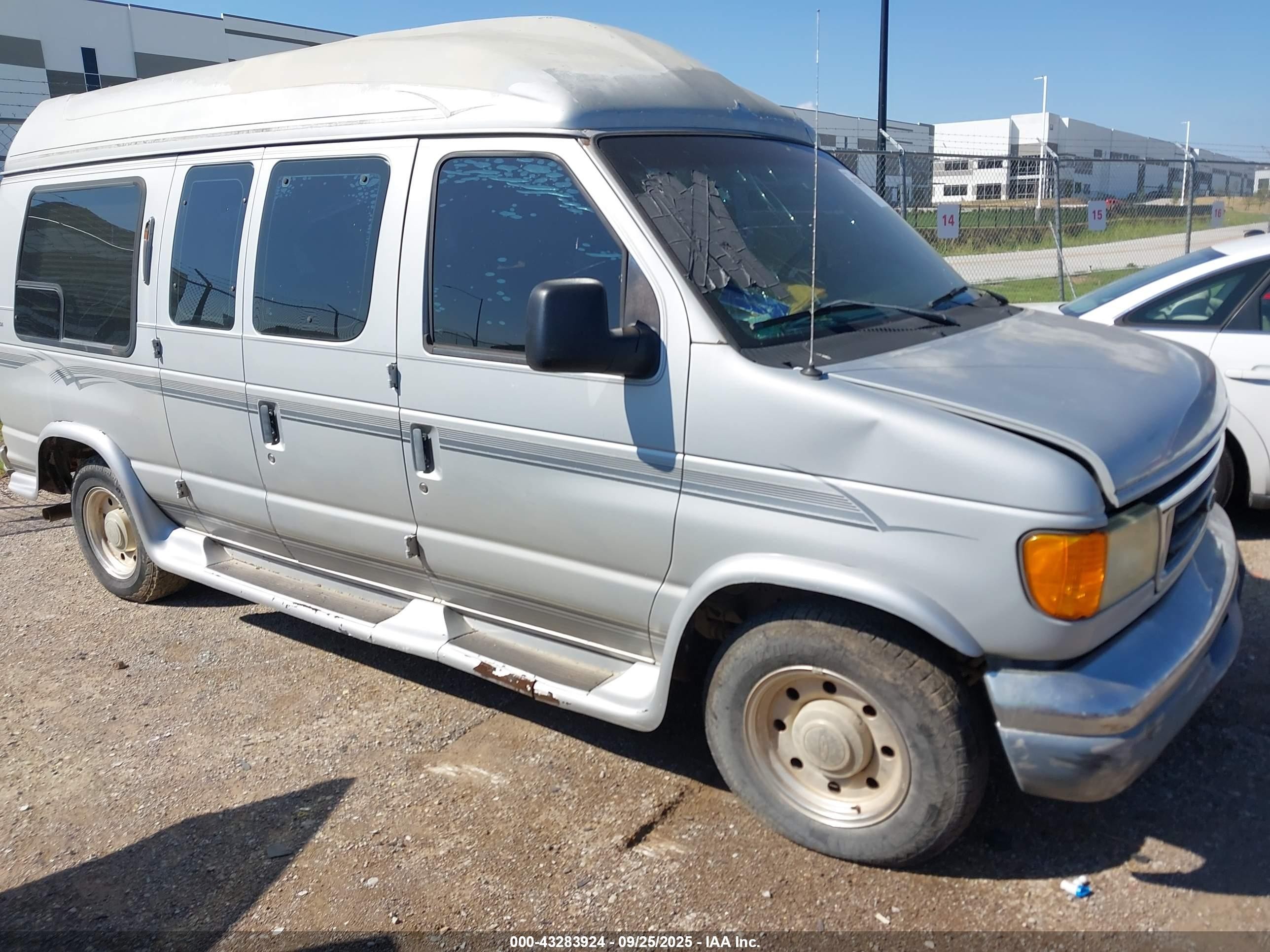 2004 Ford E-250 Recreational Silver vin: 1FDNE24L44HA18804