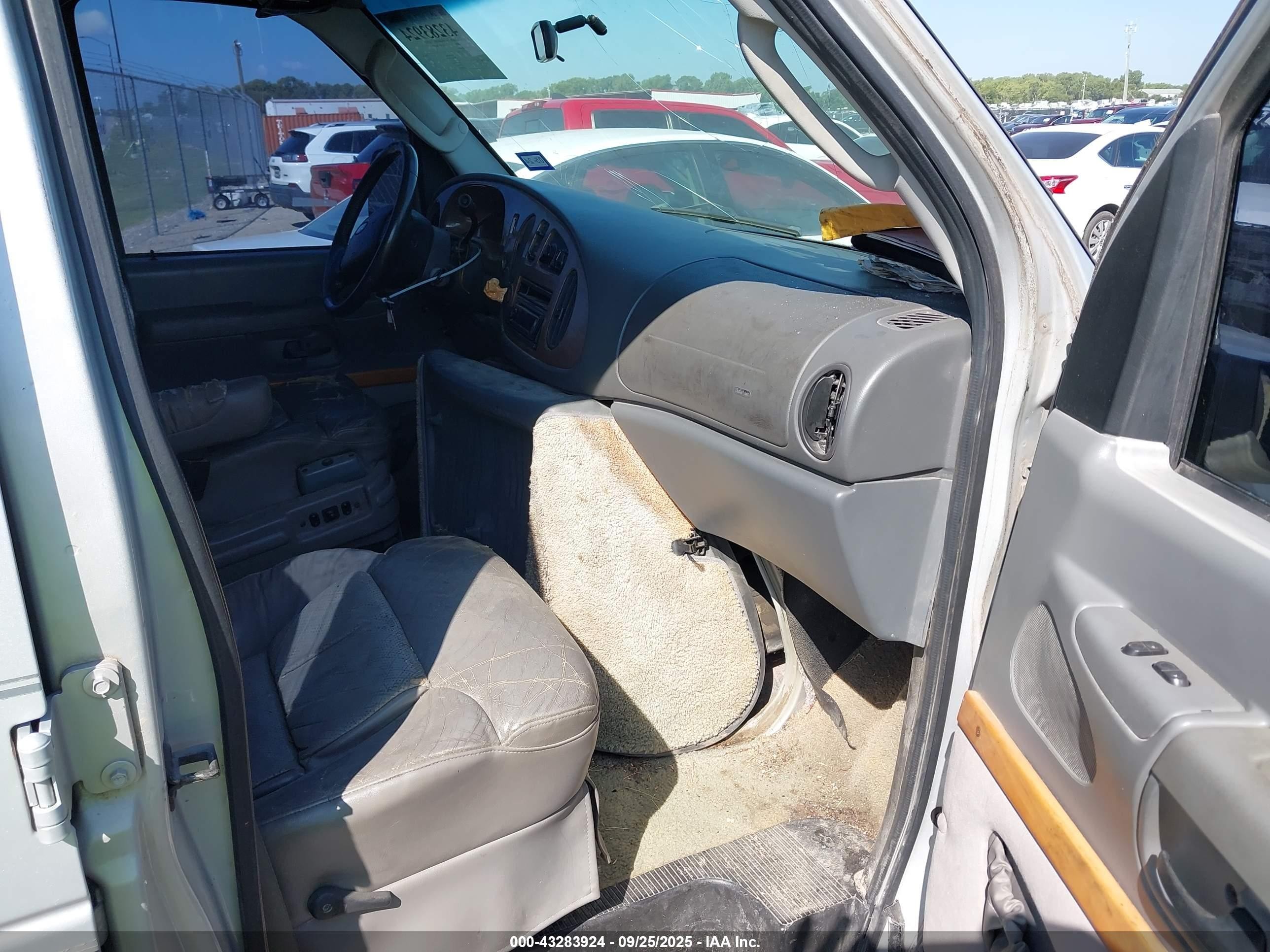 2004 Ford E-250 Recreational Silver vin: 1FDNE24L44HA18804