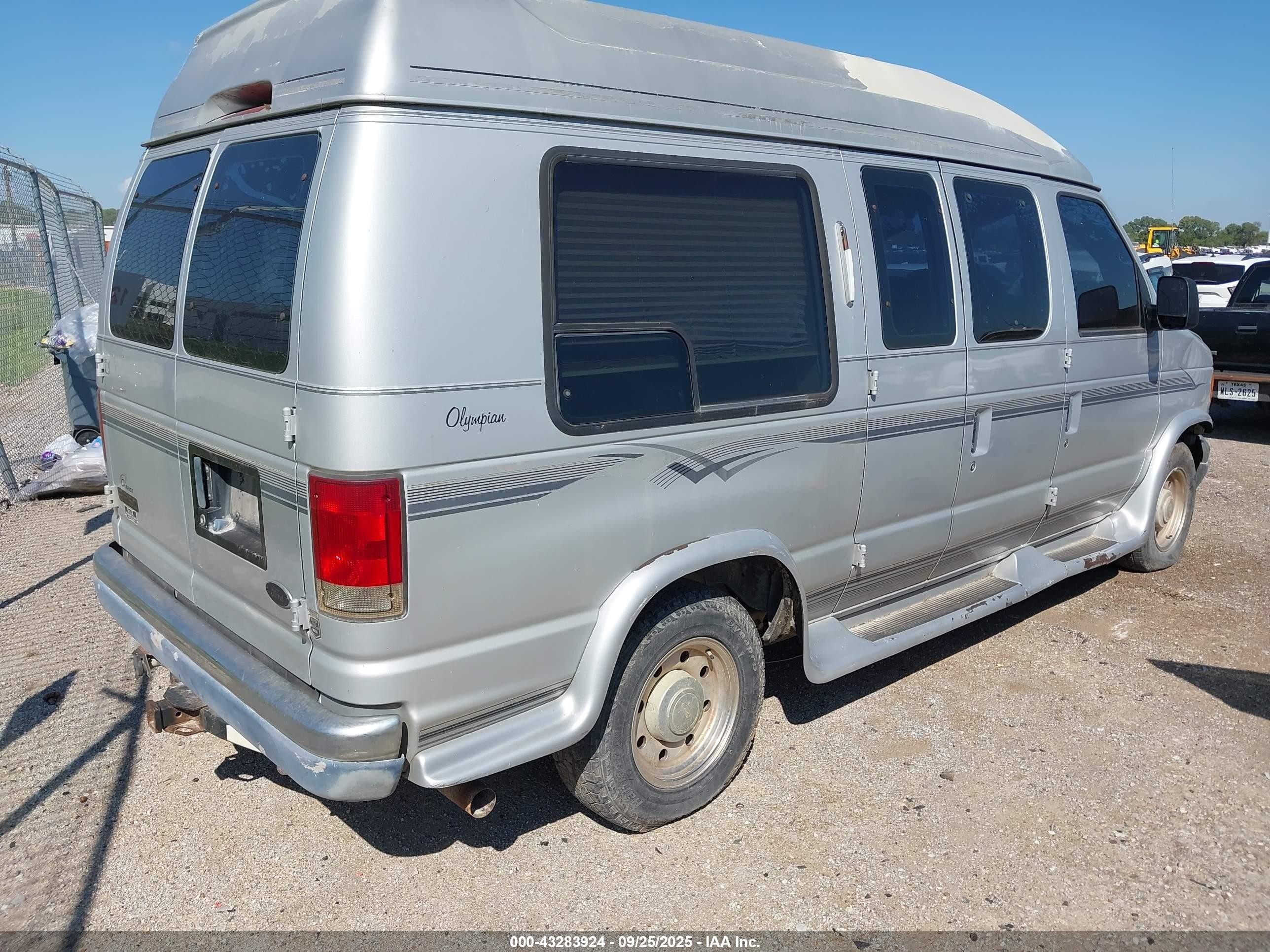 2004 Ford E-250 Recreational Silver vin: 1FDNE24L44HA18804