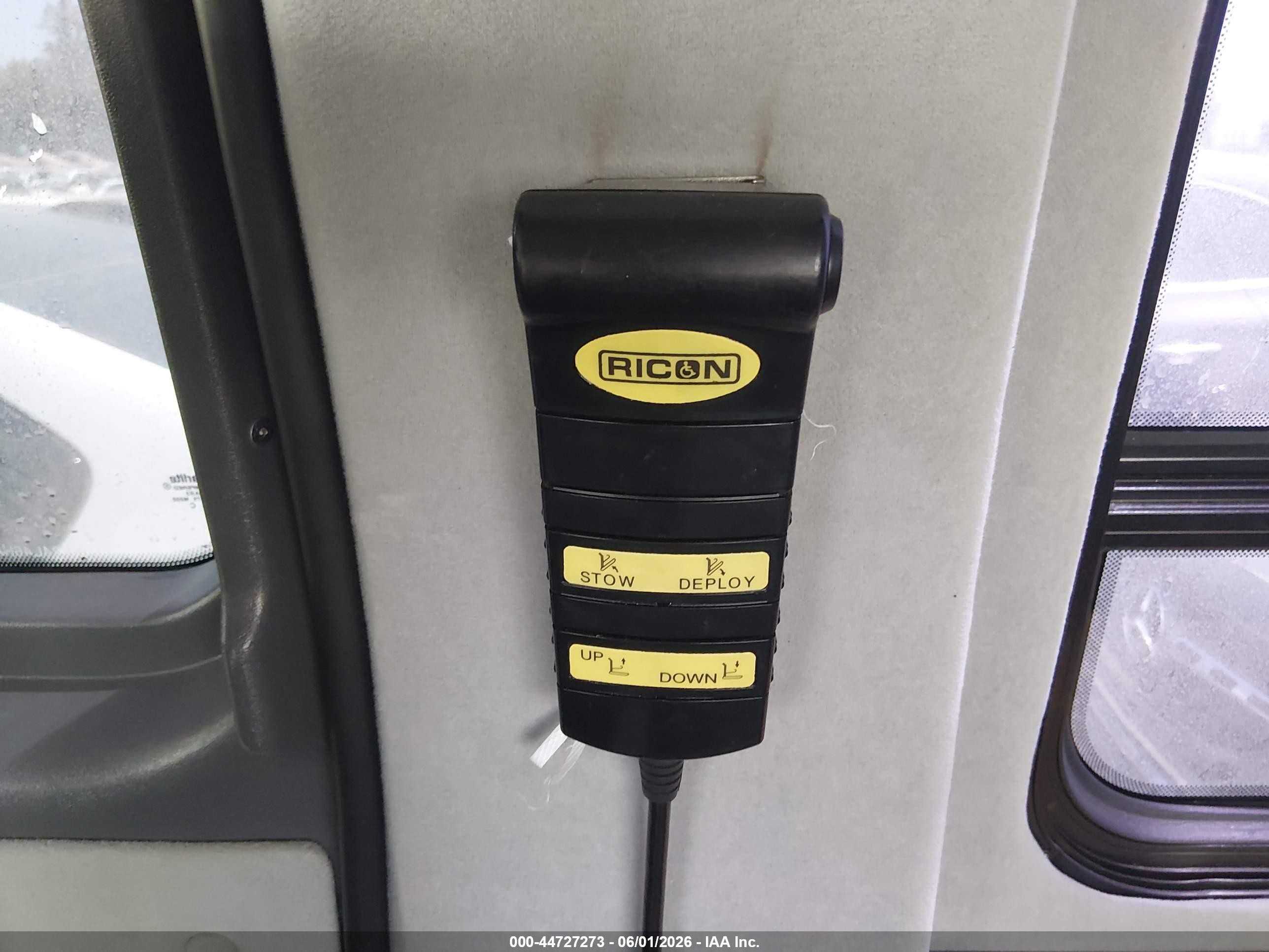 2006 Ford E-250 Commercial/recreational White vin: 1FDNE24L46HA32799